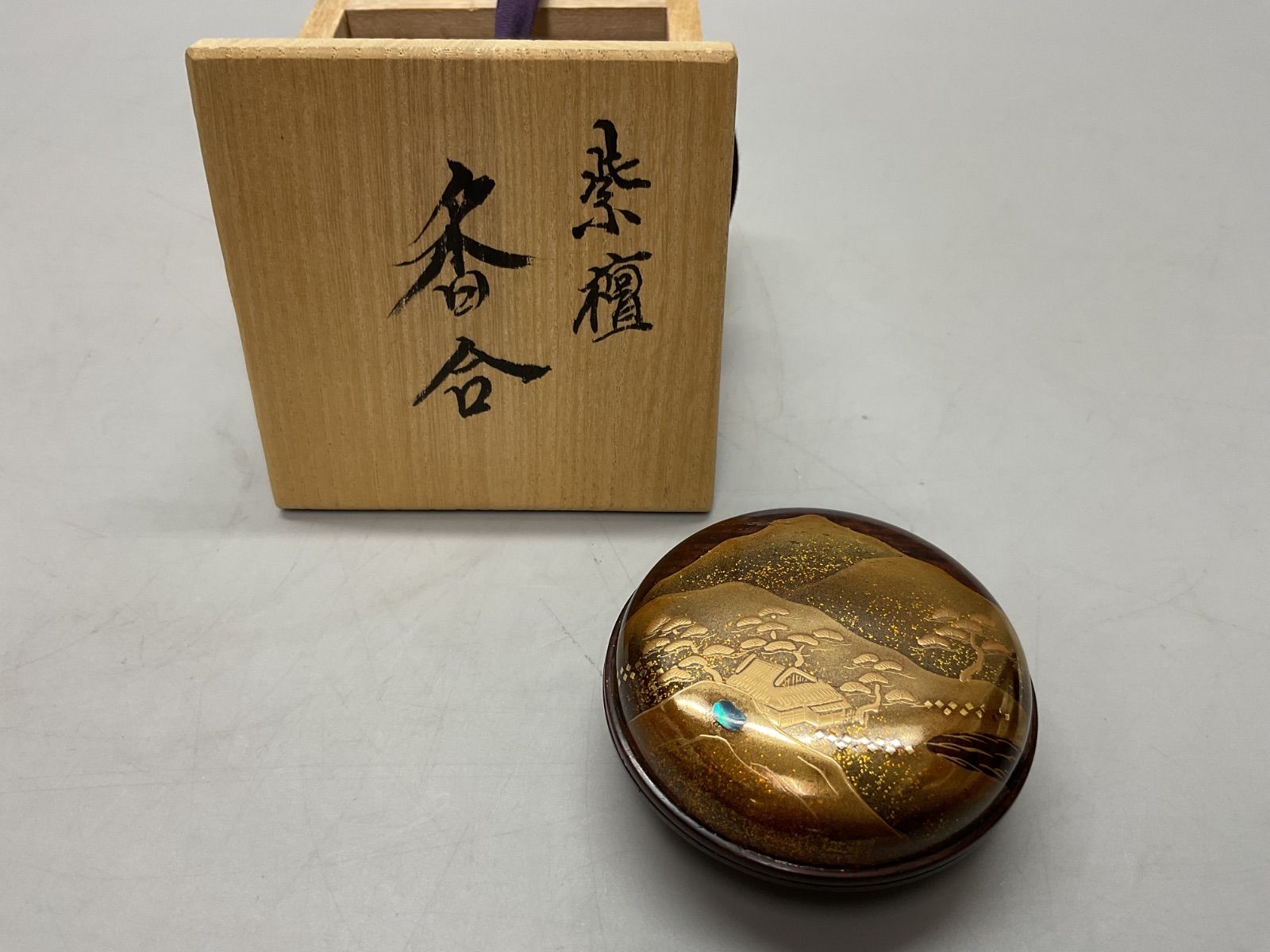 D38 送料無料　香合　金彩蒔絵　螺鈿　在銘　共箱　茶道具　茶室　工芸品　和骨董 蒔絵師 村田百川 木地 漆芸 香合 共箱 茶道具 y-388 : アンティーク