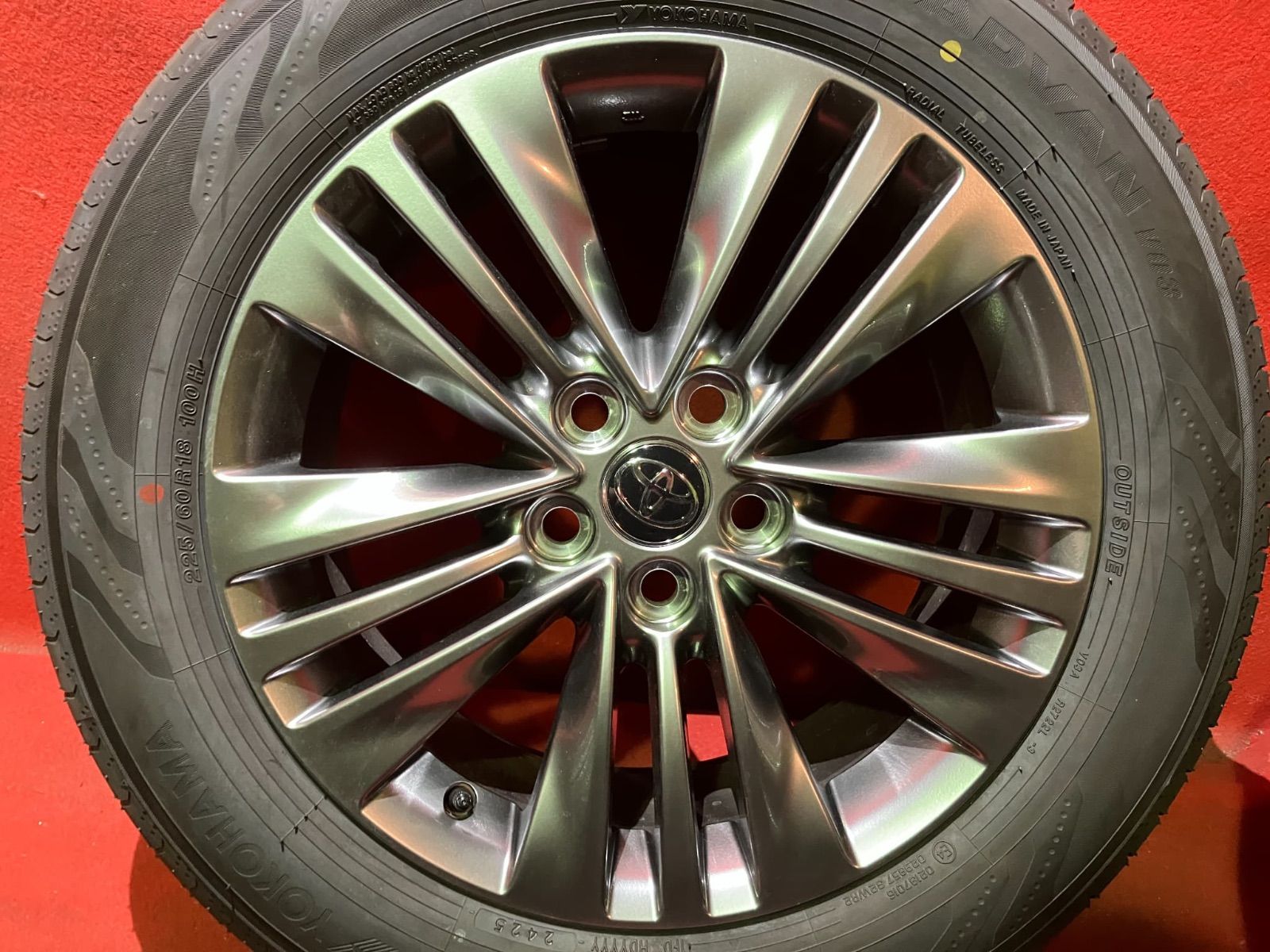 極低走行車】中古サマータイヤホイールセット【225/60R18 YOKOHAMA