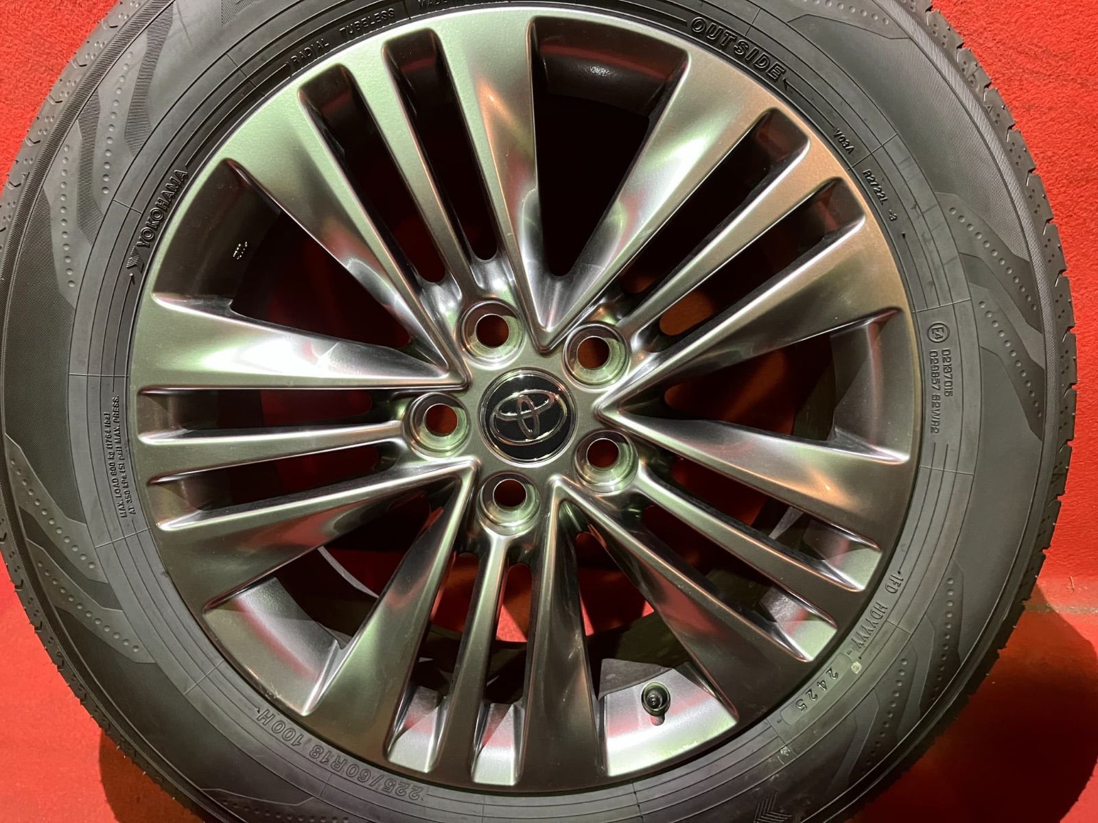 極低走行車】中古サマータイヤホイールセット【225/60R18 YOKOHAMA