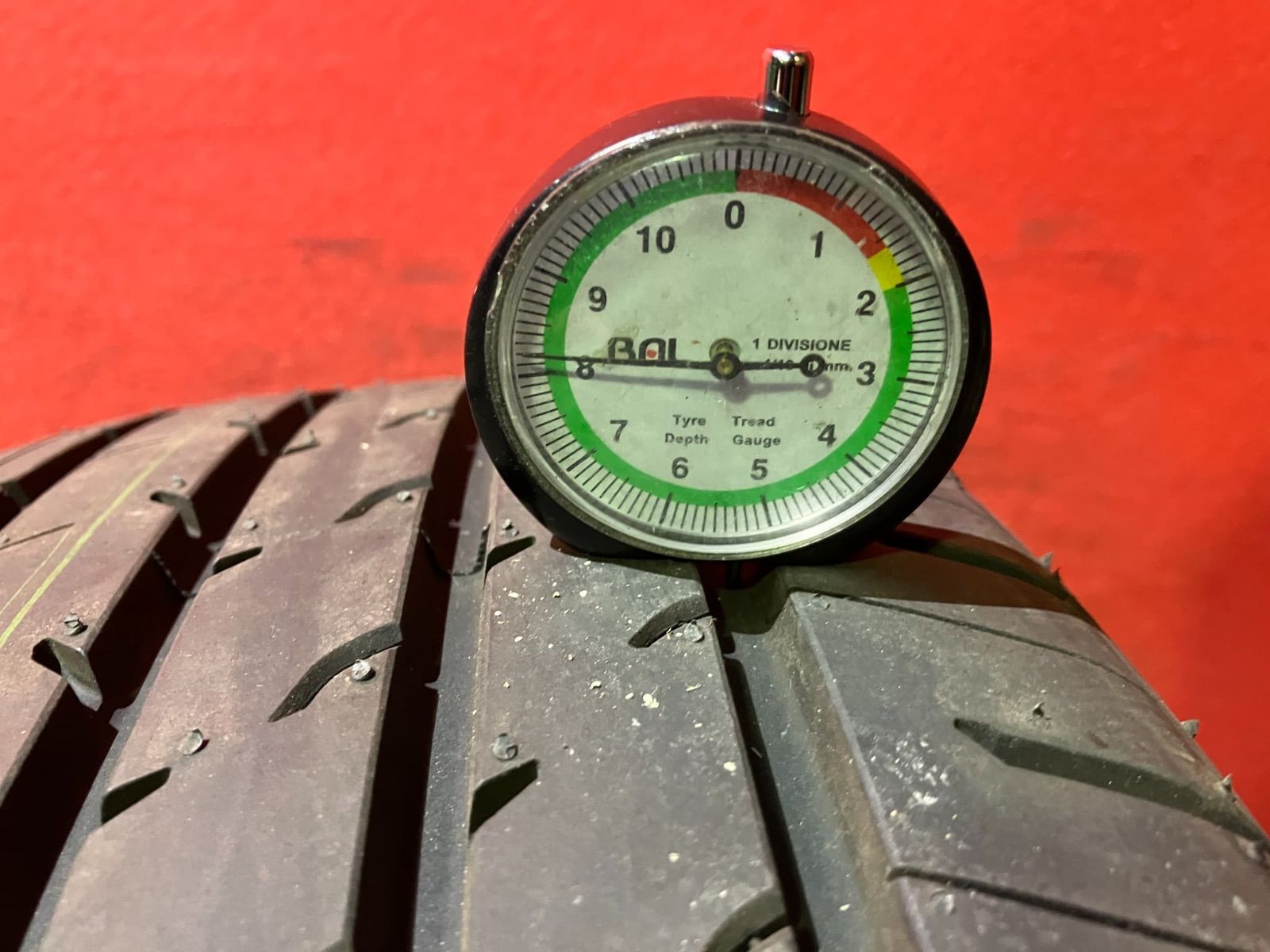 極低走行車】中古サマータイヤホイールセット【225/60R18 YOKOHAMA
