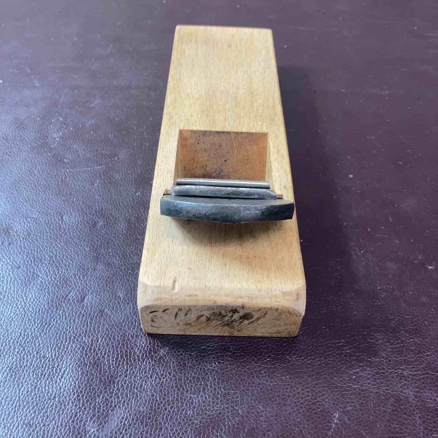 中古品】 鉋(かんな) 二代目千代鶴貞秀 作 鑿・大工道具 骨董品 【東大 