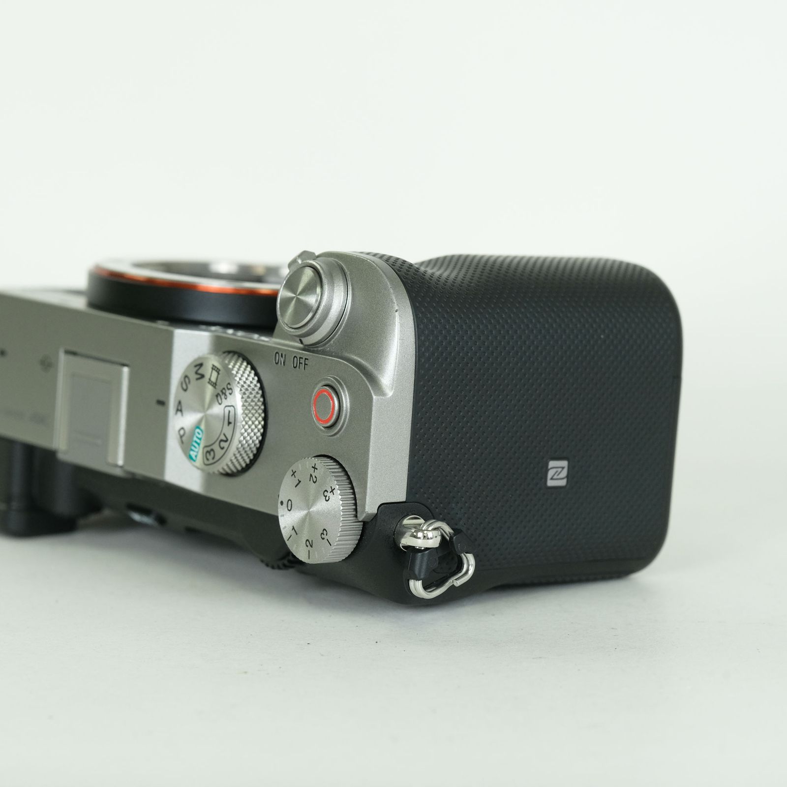 美品 | シャッター数2,057回] SONY α7C（ILCE-7C） [ボディ シルバー 