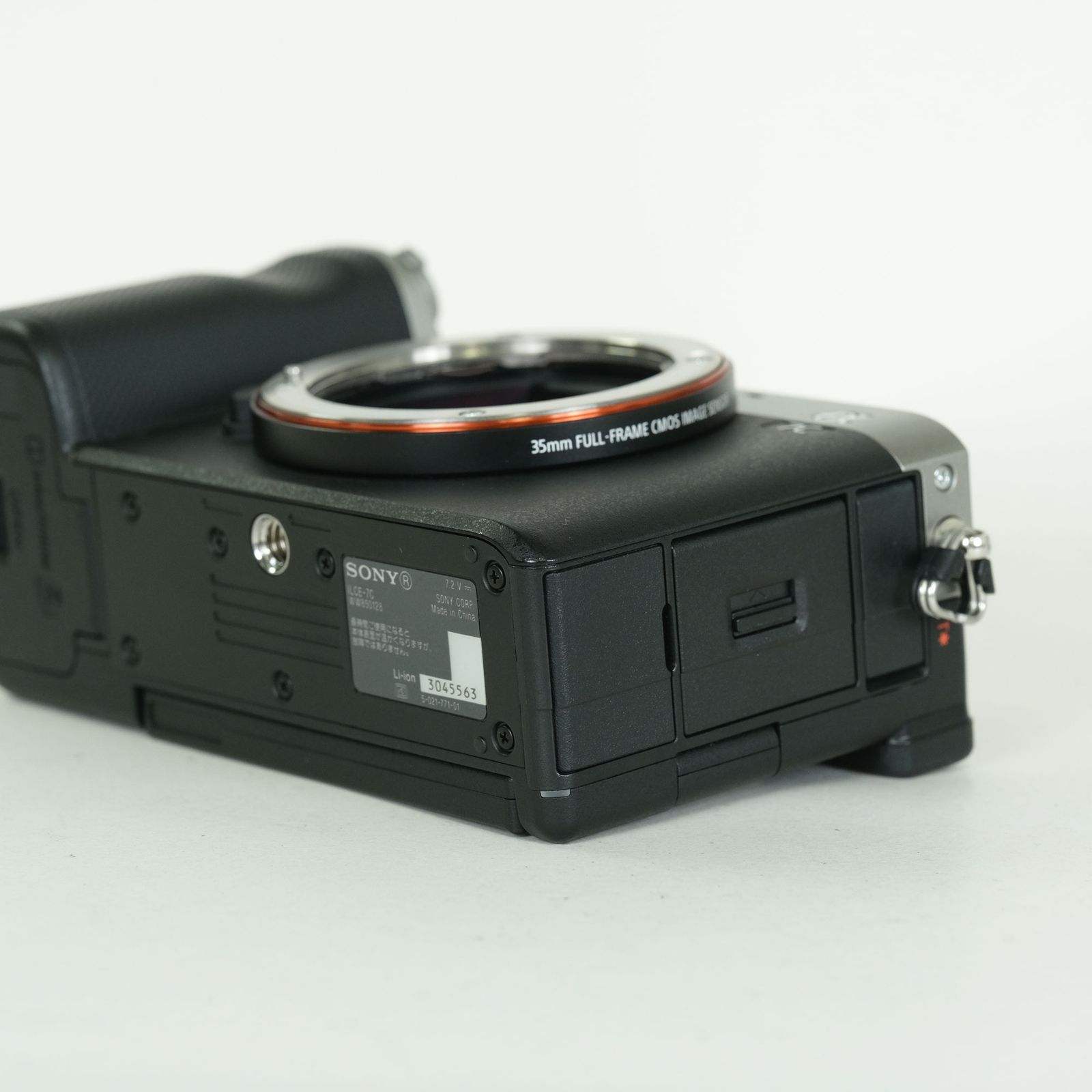 美品 | シャッター数2,057回] SONY α7C（ILCE-7C） [ボディ シルバー 
