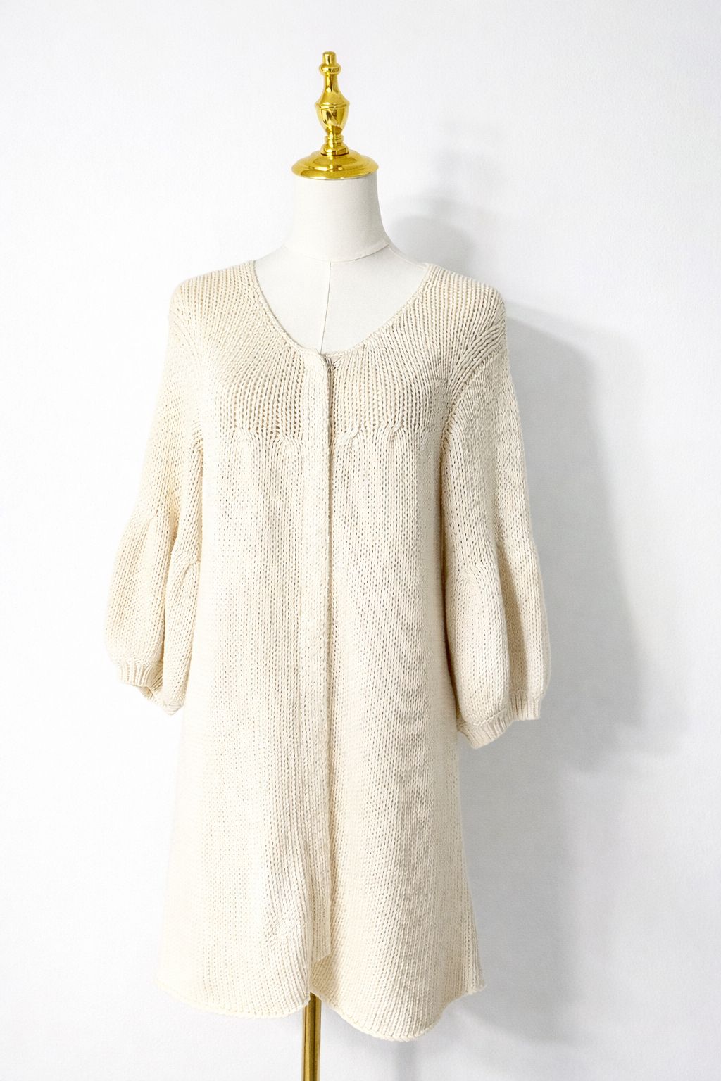 【未使用級/ハンガー付】FOXEY シルク96% ロングカーディガン 40 未使用級/ハンガー付】FOXEY シルク96% ロングカーディガン 40 【公式