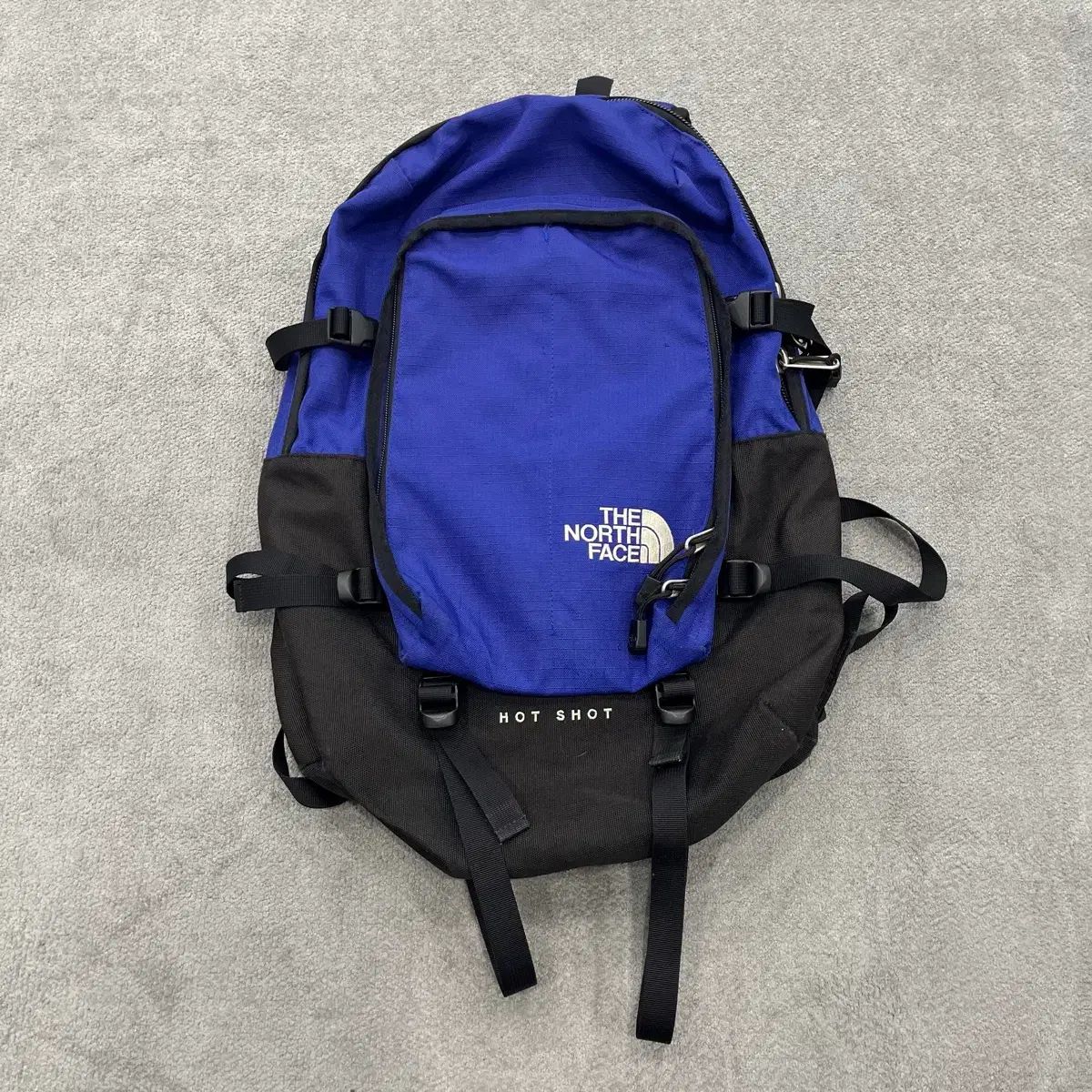 THE NORTH FACE ホットショット バックパック ブルー/ブラック - メルカリ