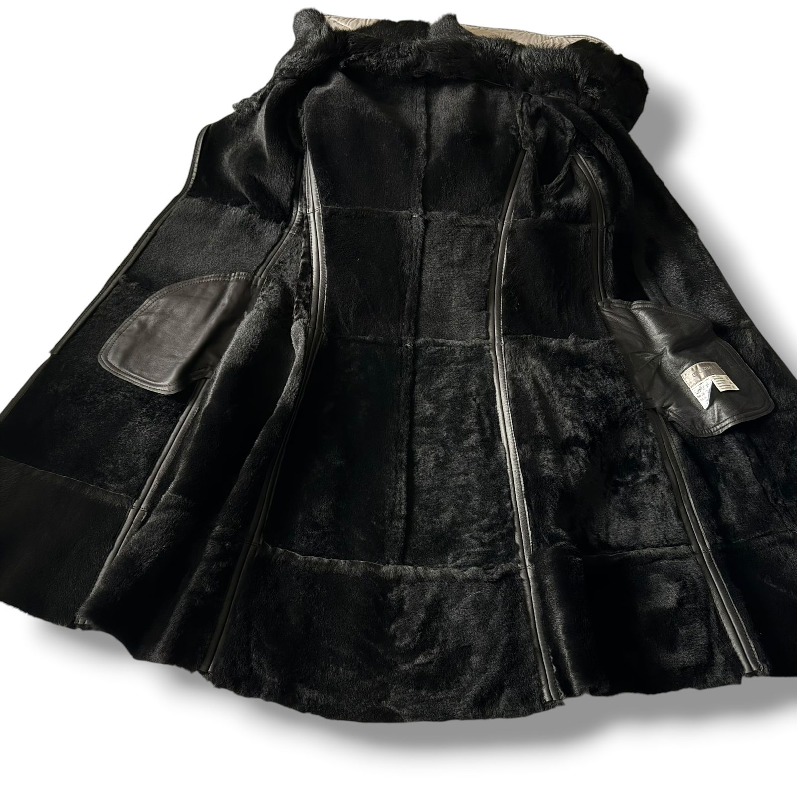美品 MaxMara 上質なリアルムートンコート 42 黒 ボア ロング 美品 MaxMara 上質なリアルムートンコート 42 黒 ボア ロング - メルカリ