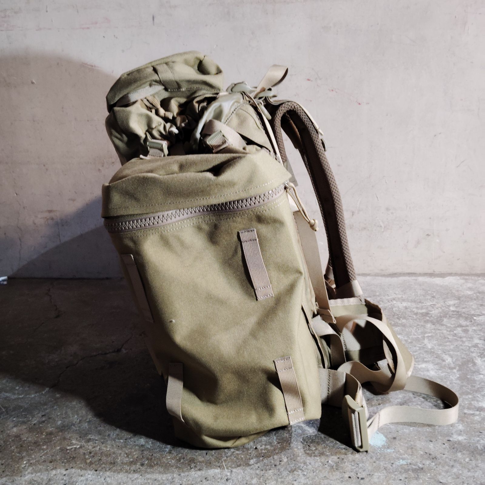 karrimor SF Predator PATROL45 サイドポケット付 バックパック カーキ 
