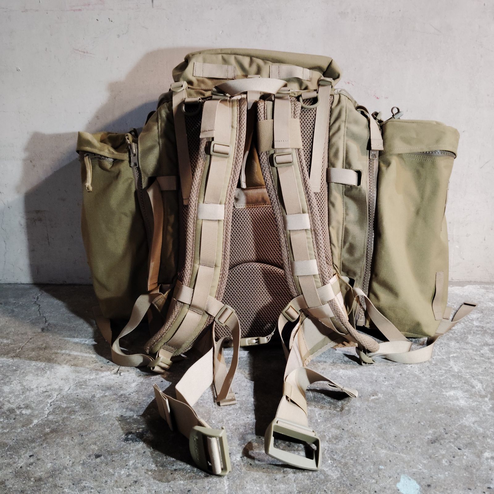 karrimor SF Predator PATROL45 サイドポケット付 バックパック カーキ 