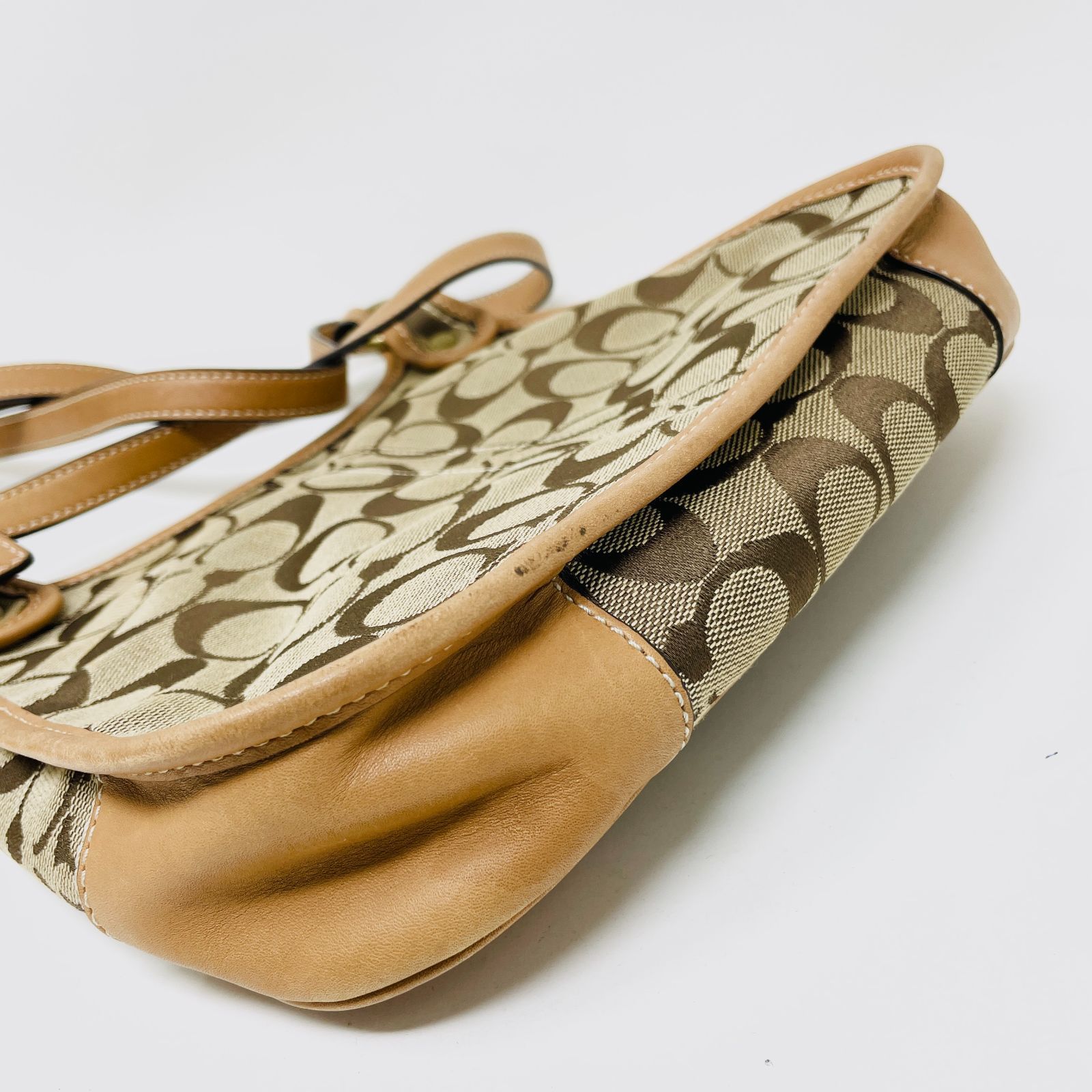 COACH （コーチ） シグネチャー ターンロック ショルダーバッグ