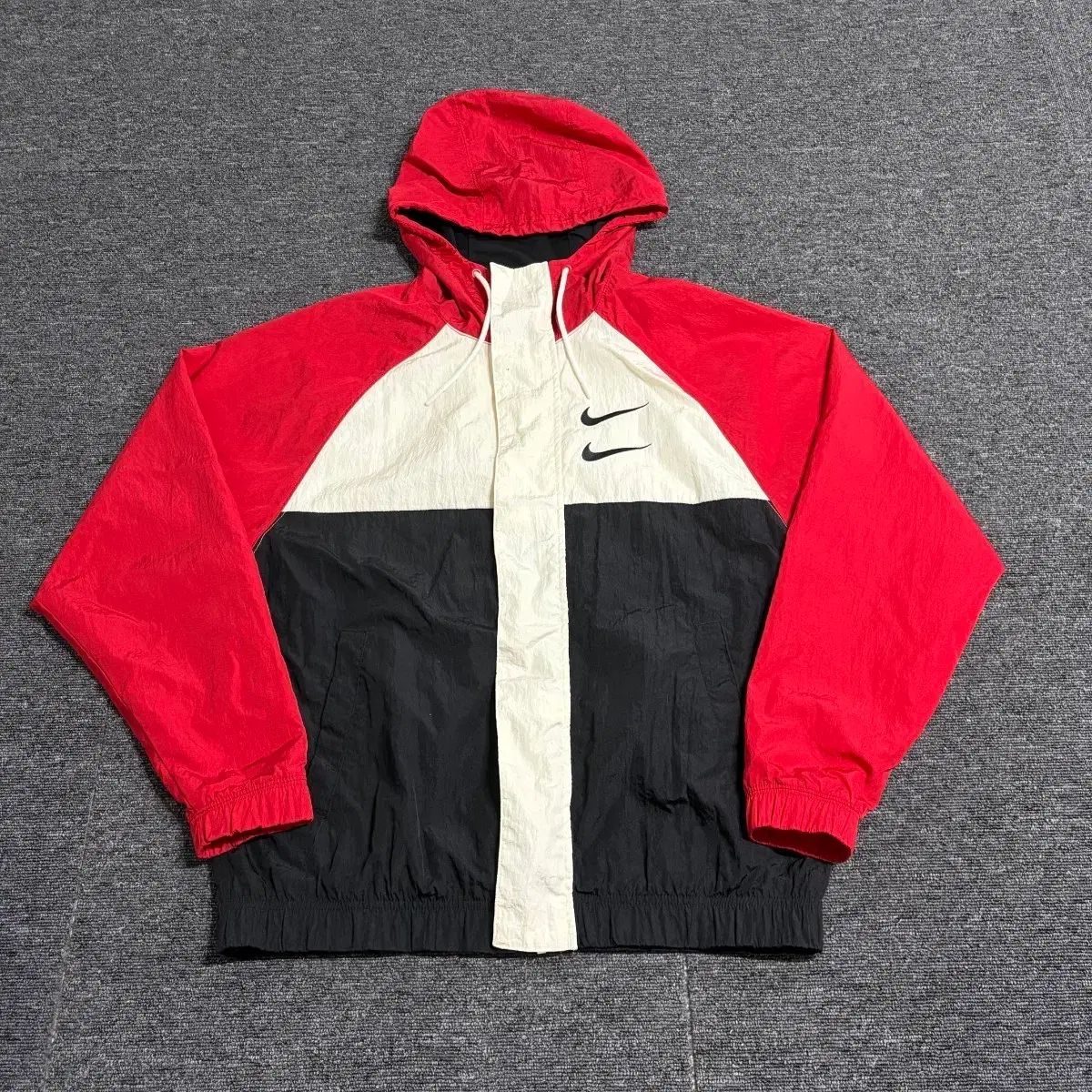 希少 NIKE ナイキ ダブルスウッシュ ウィンドブレーカー M ストリート