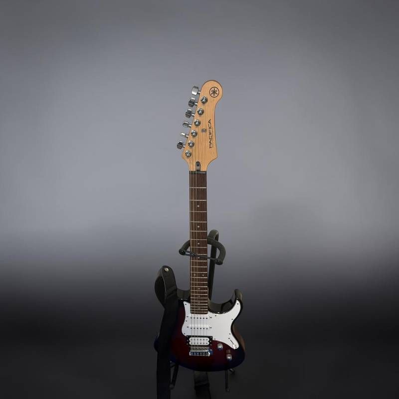 YAMAHA PAC112V パシフィカ エレキギター ぼっち・ざ・ろっく！後藤ひとりモデル風