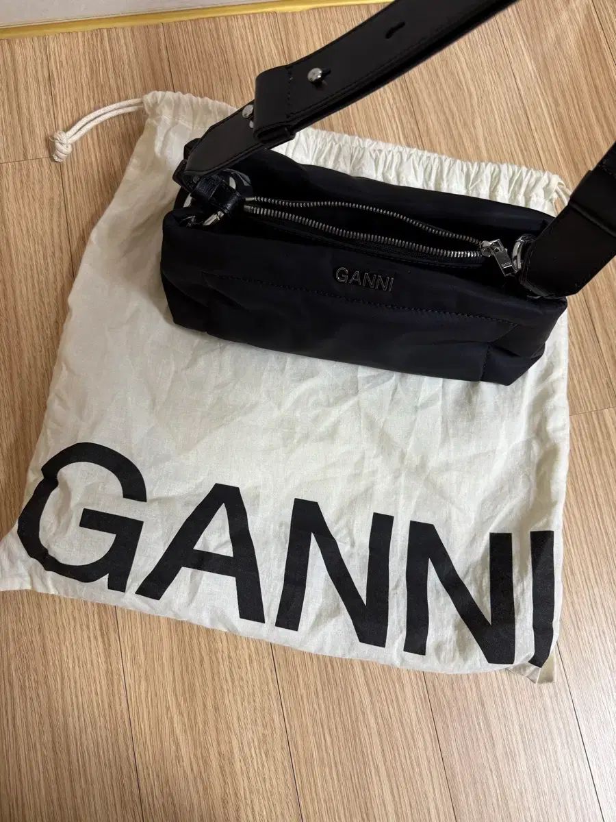 GANNI ガニー ピロー バゲット バッグ ショルダーバッグ - メルカリ
