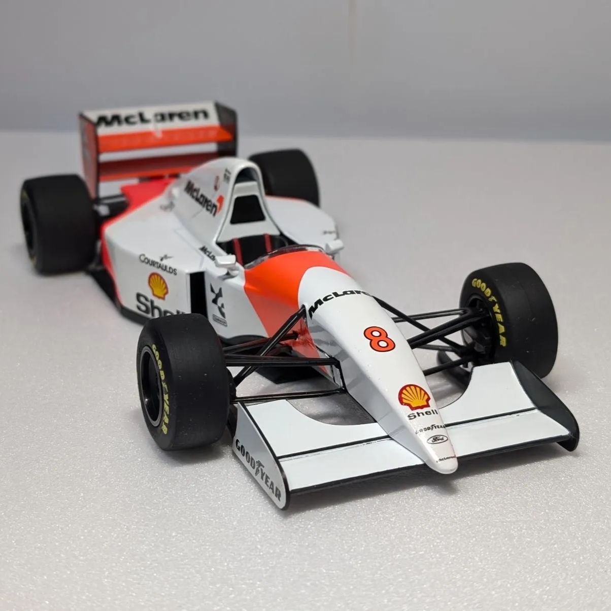 ミニチャンプス 1/18 マクラーレン MP4/8 アイルトン セナ ミニチャンプス 540933818 1/18 マクラーレン フォード MP4/8