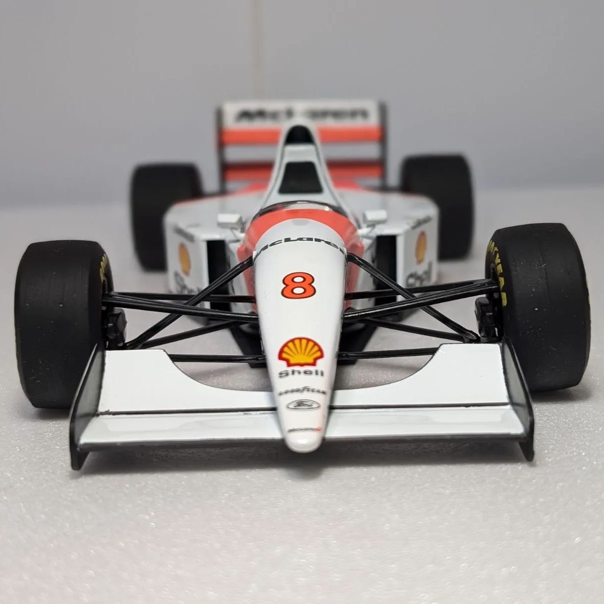 ミニチャンプス 1/18 マクラーレン MP4/8 アイルトン セナ 楽天市場】ミニチャンプス 1/18 マクラーレン MP4/8 #8 優勝