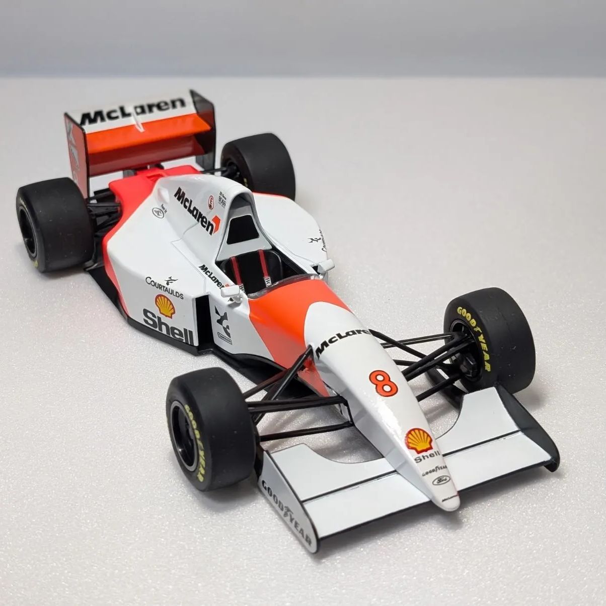 ミニチャンプス MP4/8 1/18 アイルトン・セナ セナ! 1/18 ミニチャンプス マクラーレンMP4/8 アイルトン・セナ 模型