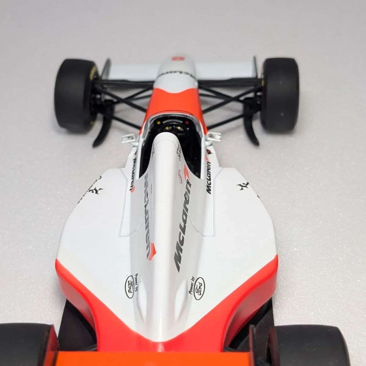 ミニチャンプス 1/18 マクラーレン MP4/8 アイルトン セナ 楽天市場】ミニチャンプス 1/18 マクラーレン MP4/8 #8 優勝