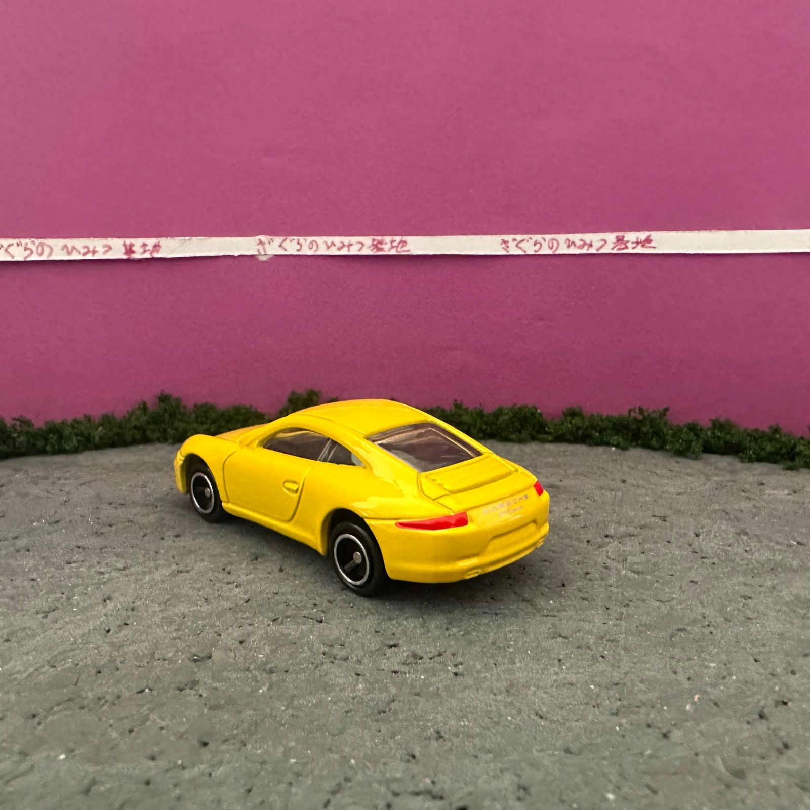 トミカNo.117 ポルシェ911カレラ 初回特別仕様 イエロー黄色 スポーツ