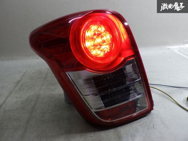 カローラフィールダー NZE141G テールランプ 左右セット トヨタ 