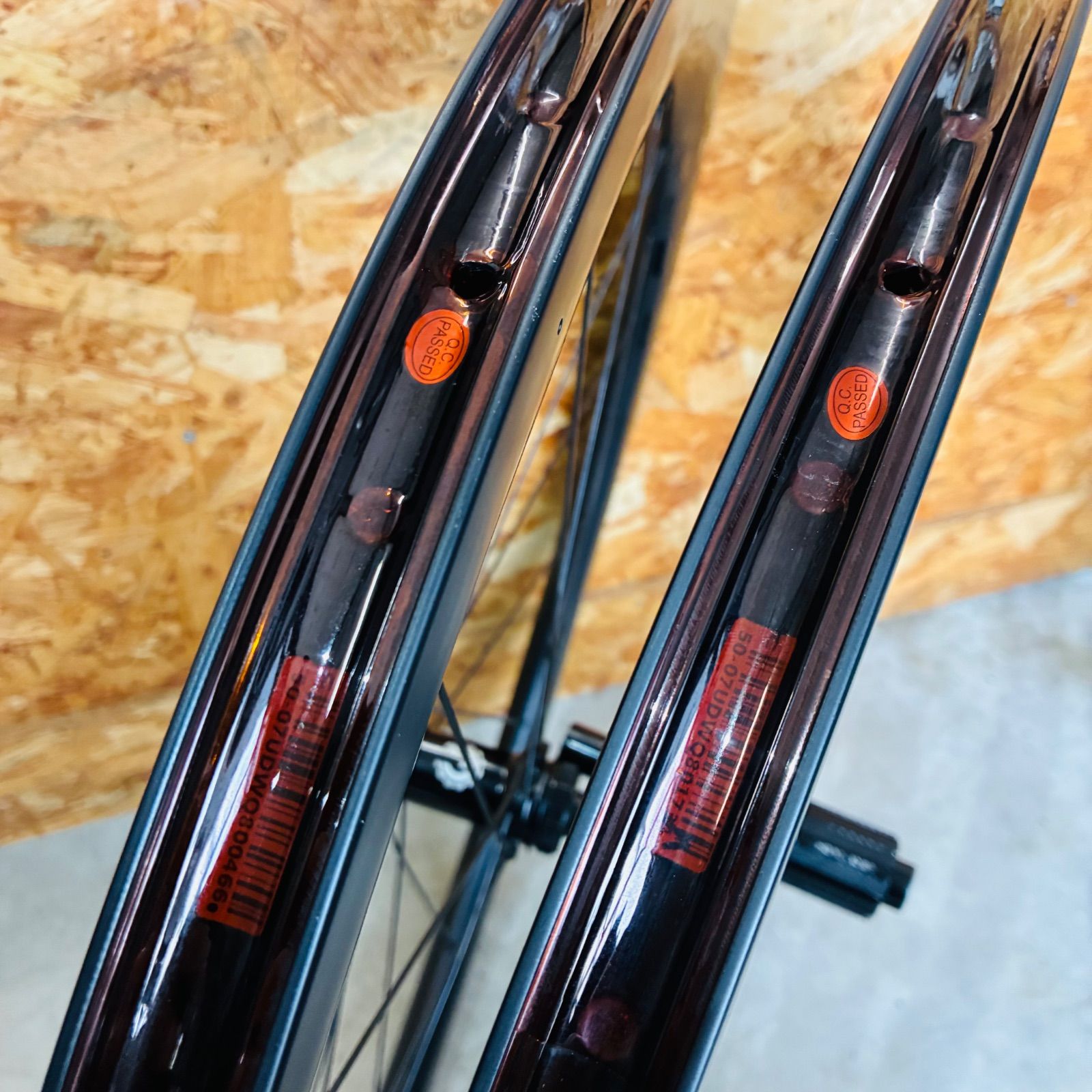 中古品】 ELITEWHEELS EDGE 50 DISC カーボンホイール 700×21C シマノ