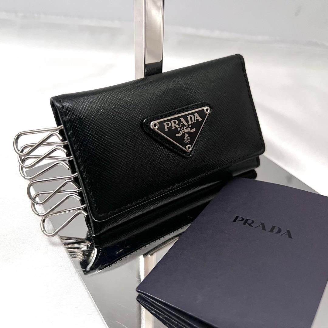 ◇極美品◇プラダ 6連キーケース サフィアーノレザー 三角プレート