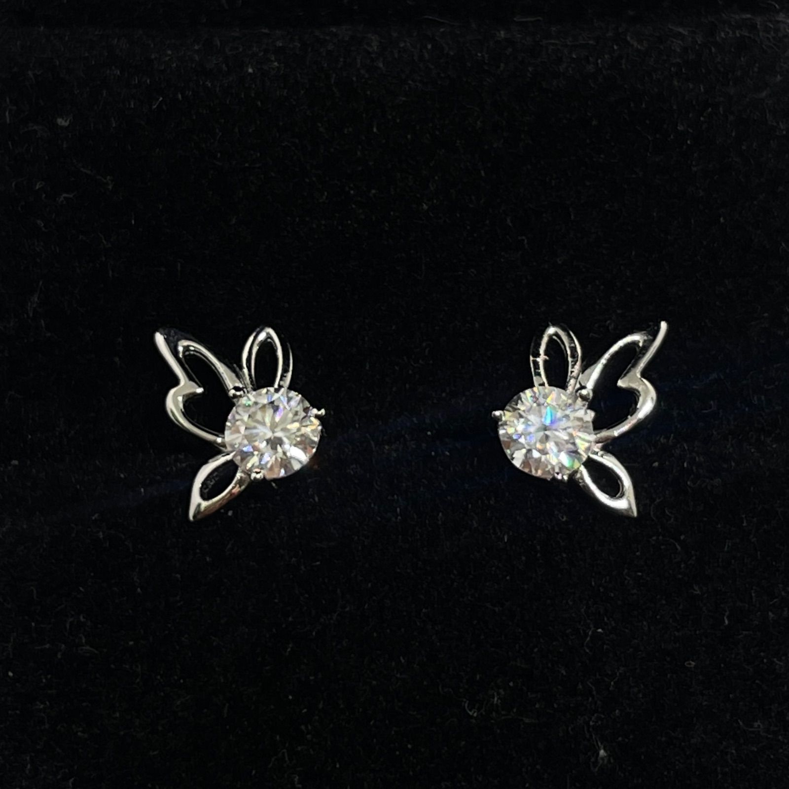 0.5ct ×2個 モアサナイトバタフライピアス - メルカリ