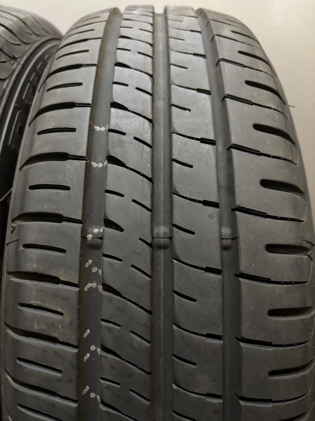☆185/65R15 DUNLOP/ENASAVE EC204 23年製 夏タイヤ サマータイヤ 4本 
