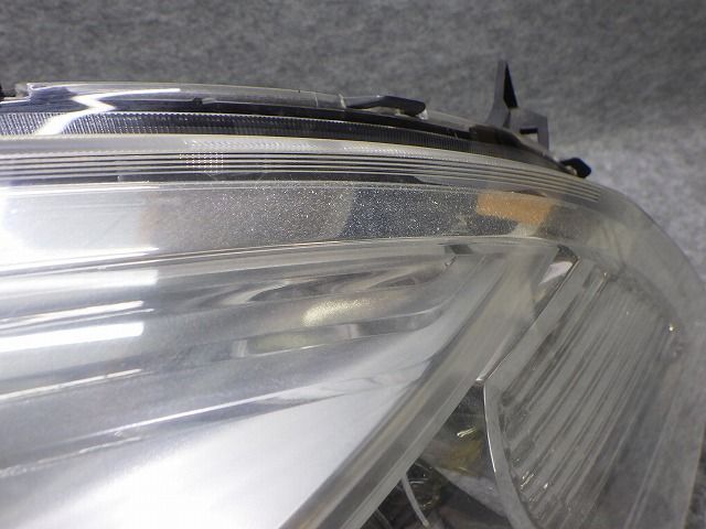 ソリオ 右ヘッドライト HID MA15S 35100-54M LE10G-6223 デリカD2 