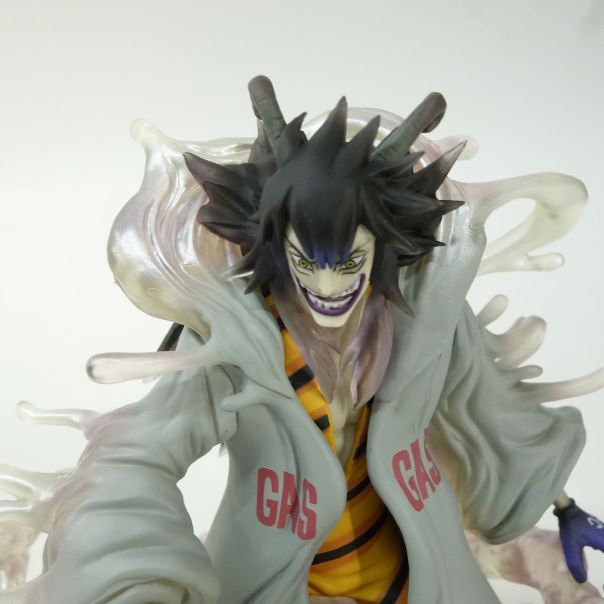 フィギュアーツZERO ワンピース シーザー・クラウン ※中古 - メルカリ