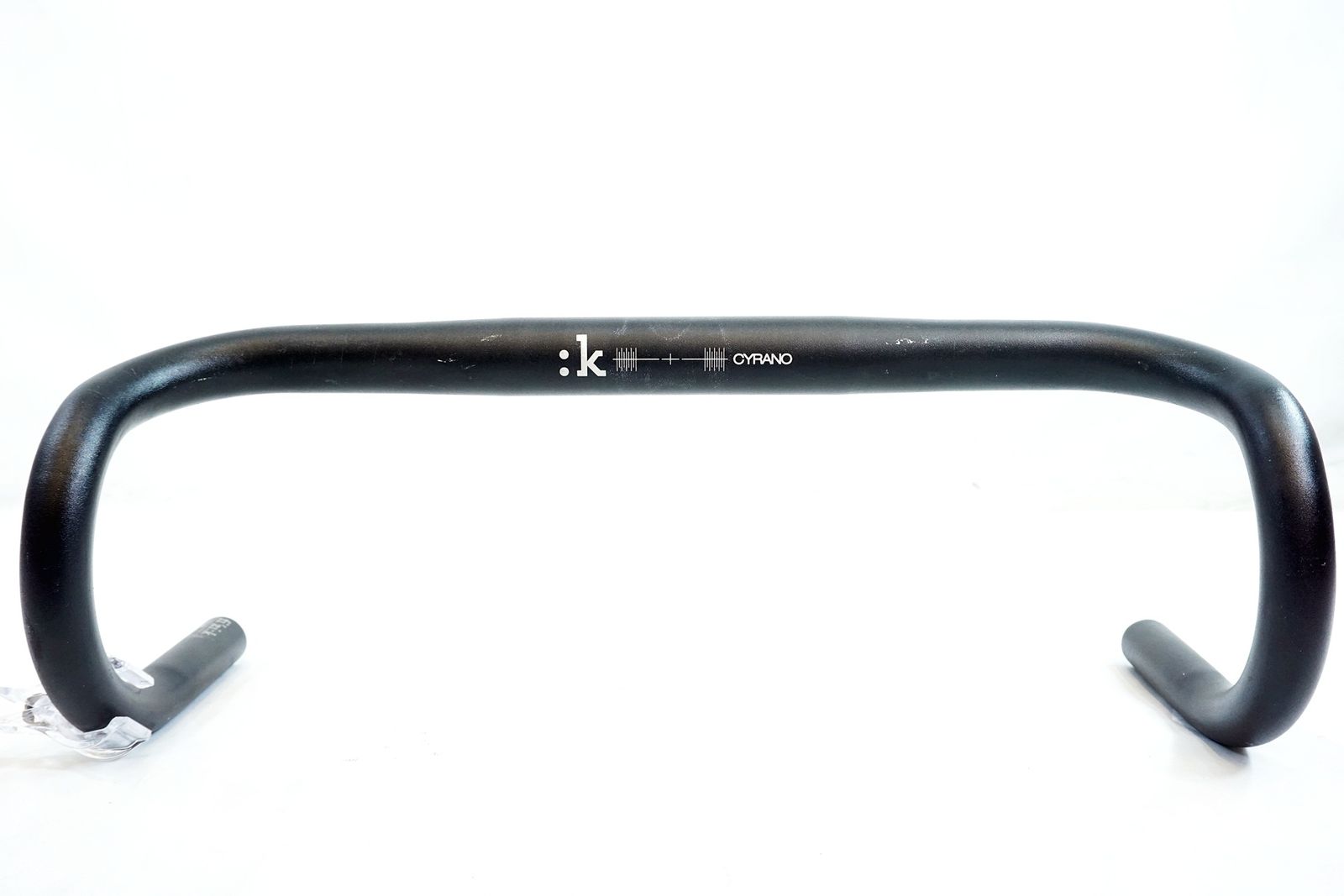 FIZIK 「フィジーク」 CYRANO Φ31.8 420mm ハンドル / バイチャリ有明