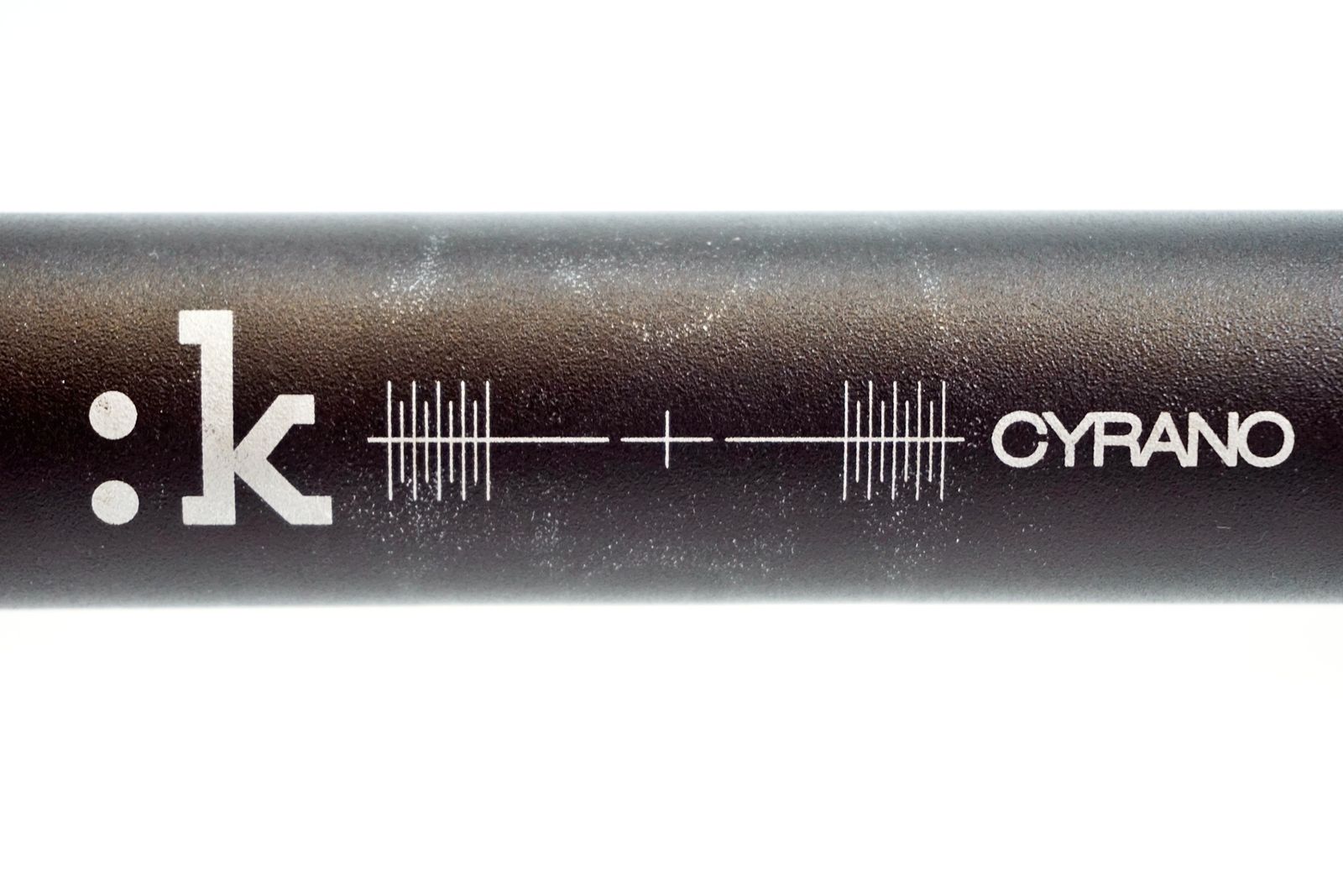 FIZIK 「フィジーク」 CYRANO Φ31.8 420mm ハンドル / バイチャリ有明