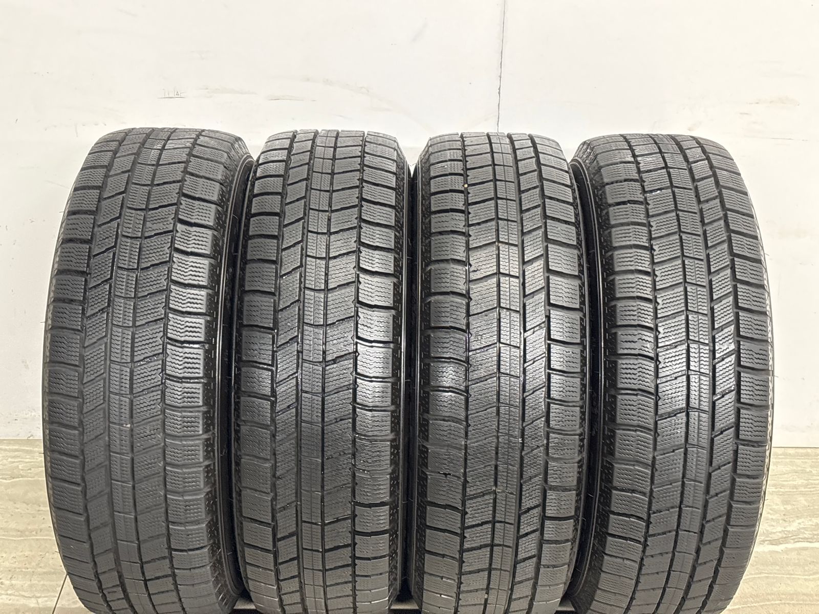 バリ溝 美品】ヴェルヴァ 15in 6J +43 PCD114.3 ノーストレック N5 195 