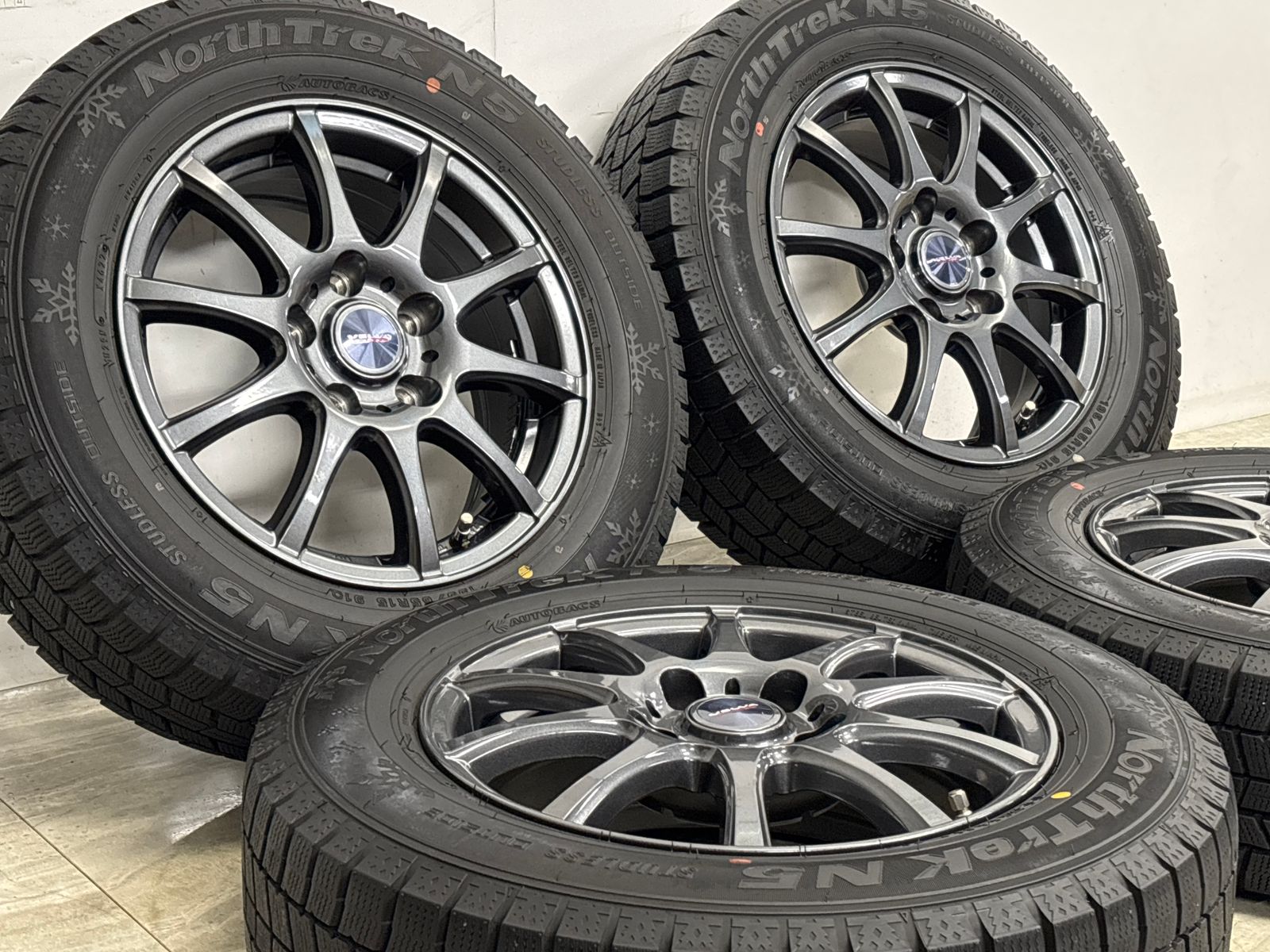 バリ溝 美品】ヴェルヴァ 15in 6J +43 PCD114.3 ノーストレック N5 195 