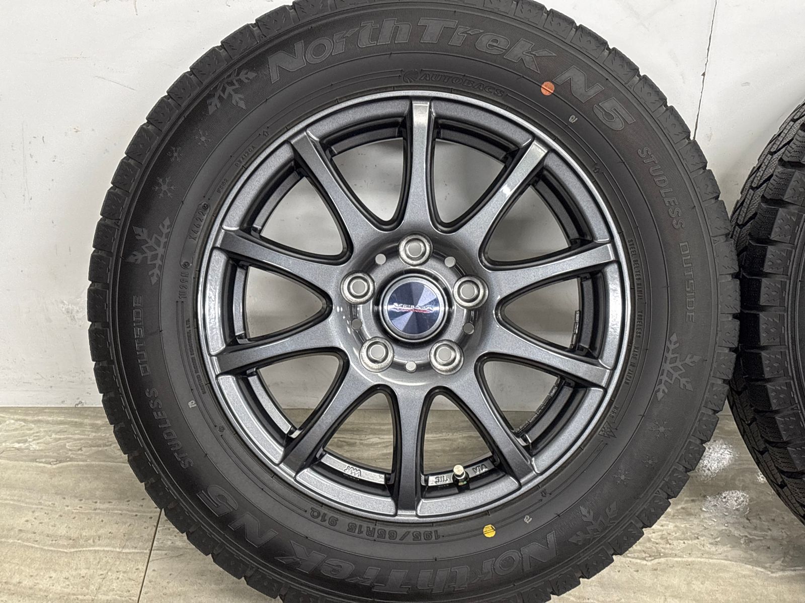 バリ溝 美品】ヴェルヴァ 15in 6J +43 PCD114.3 ノーストレック N5 195 