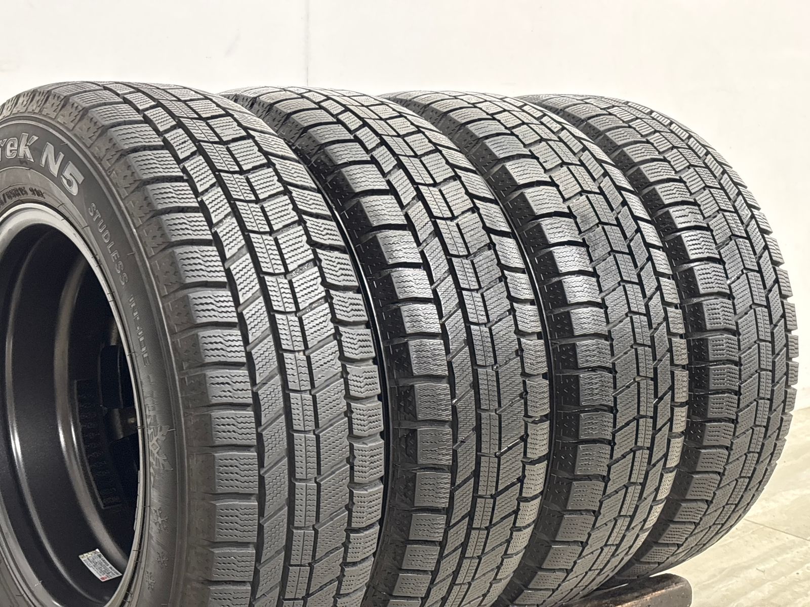 バリ溝 美品】ヴェルヴァ 15in 6J +43 PCD114.3 ノーストレック N5 195 