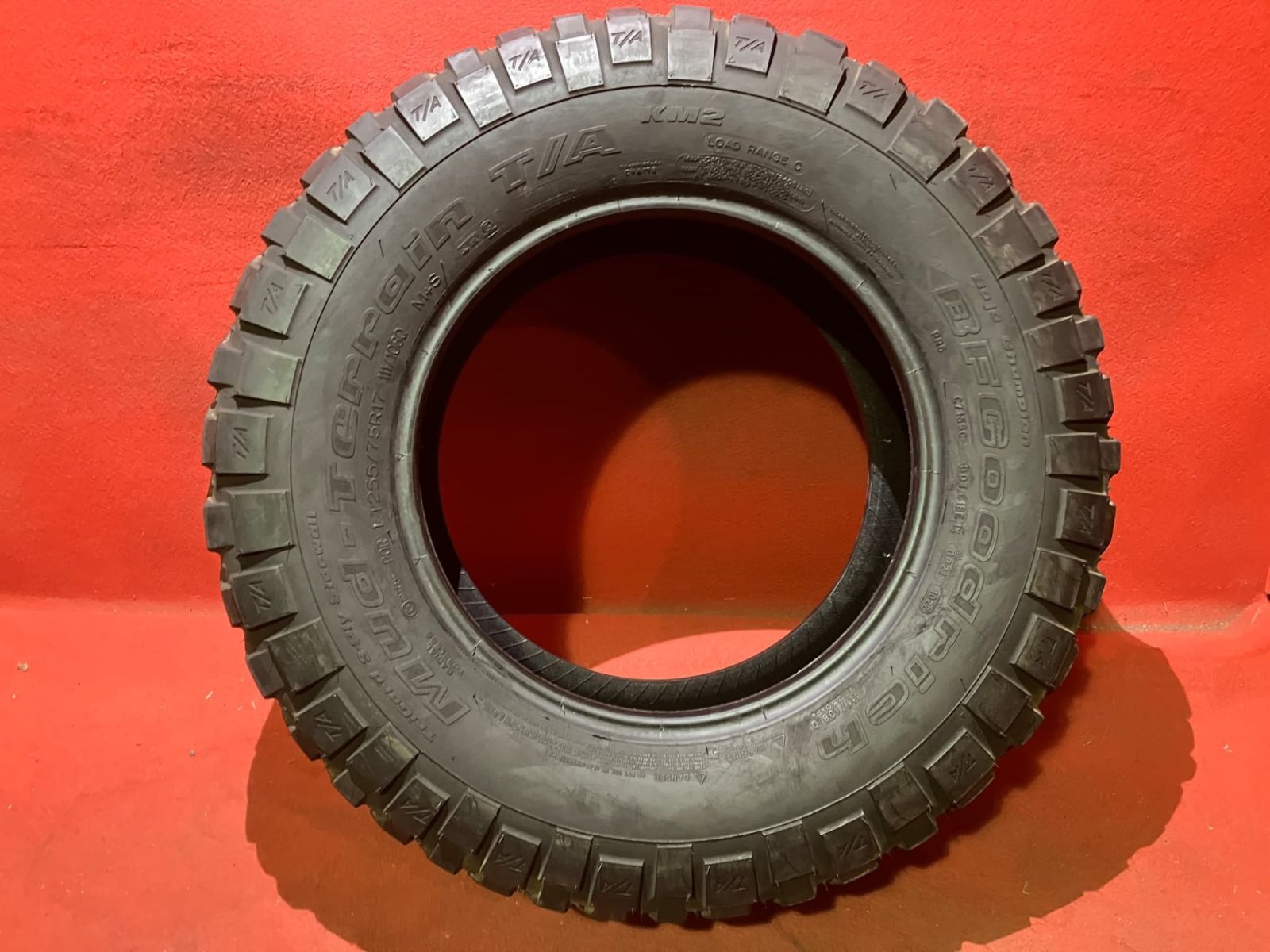 中古サマータイヤ【LT255/75R17 111/108 BF Goodrich KM2】 4本SET