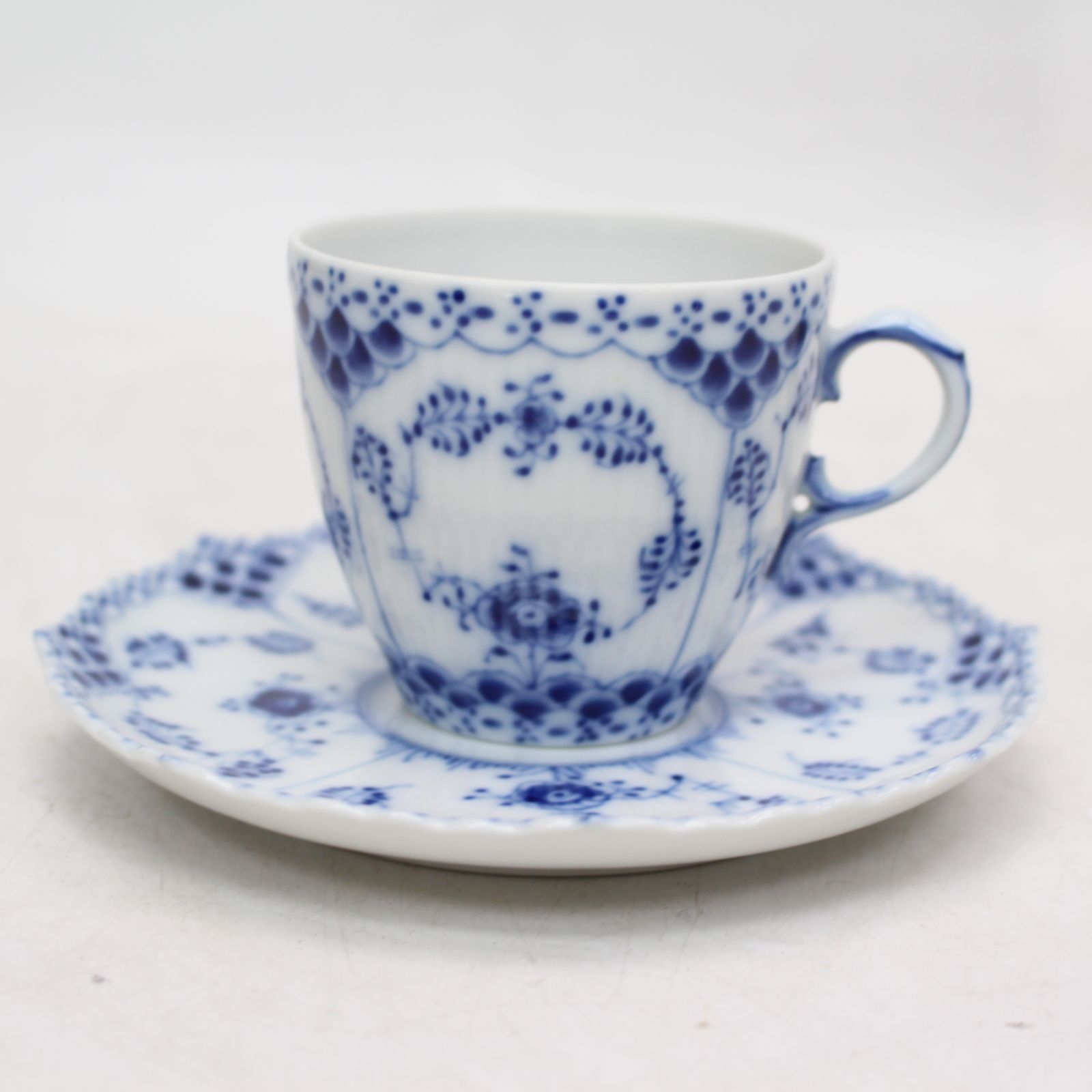 673)ロイヤルコペンハーゲン ブルーフルーテッド フルレース 673)ロイヤルコペンハーゲン ブルーフルーテッド フルレース