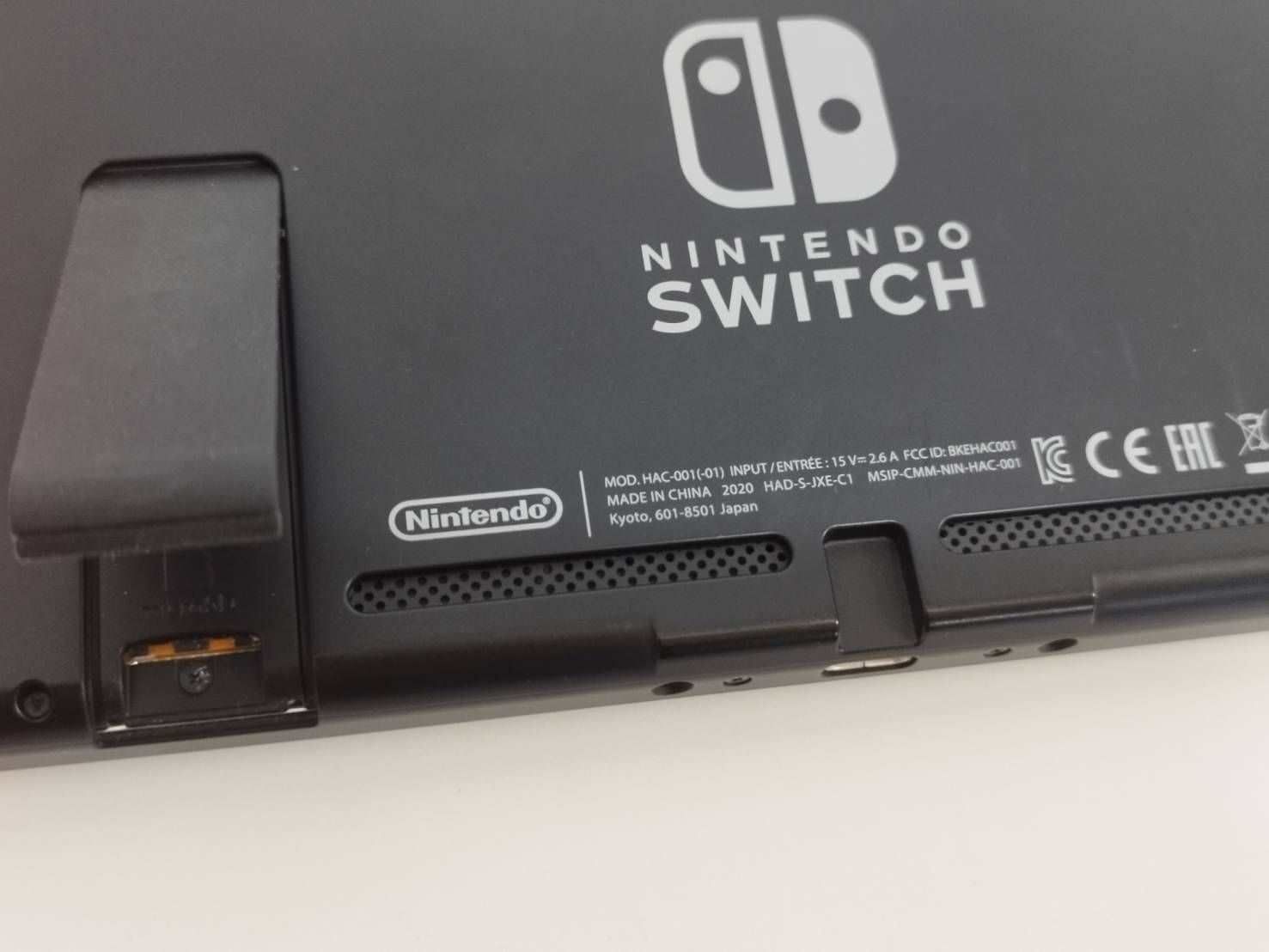 【良品】Nintendo Switch HAC-001(-01)/2020年製/バッテリー強化版〈HAD-S-KABAA〉 良品】Nintendo Switch HAC-001(-01)/2020年製/バッテリー強化版〈HAD
