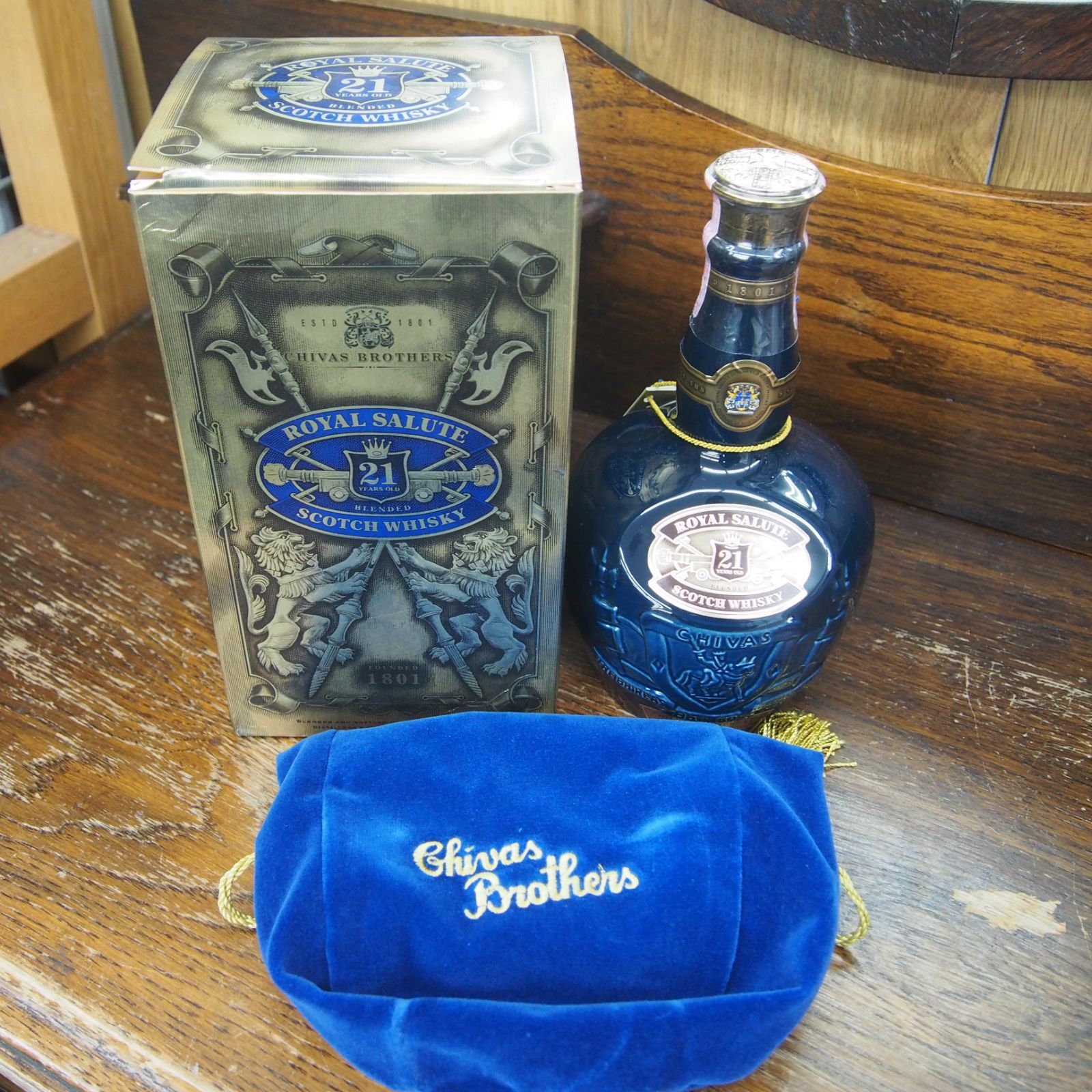 ロイヤルサルート21年 青ボトル 700ml 箱付 未開栓 - メルカリ