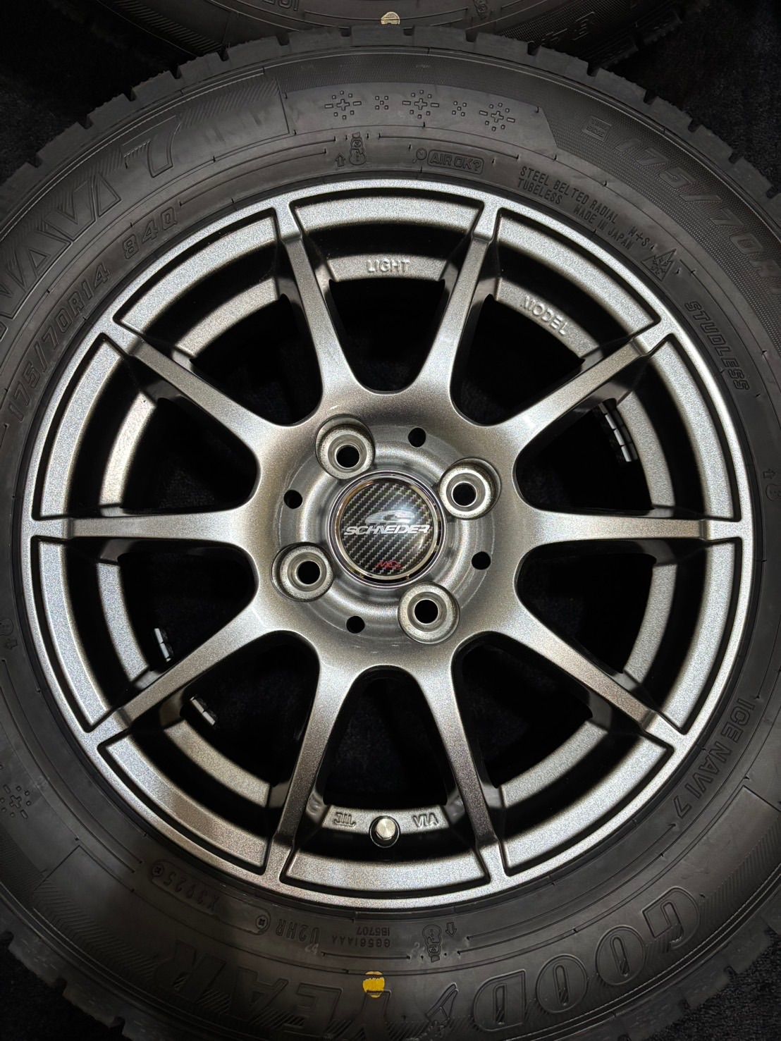 ☆ほぼ新品 175/70R14 GOODYEAR/ICE NAVI7 25年製 SCHNEIDER 14インチ 