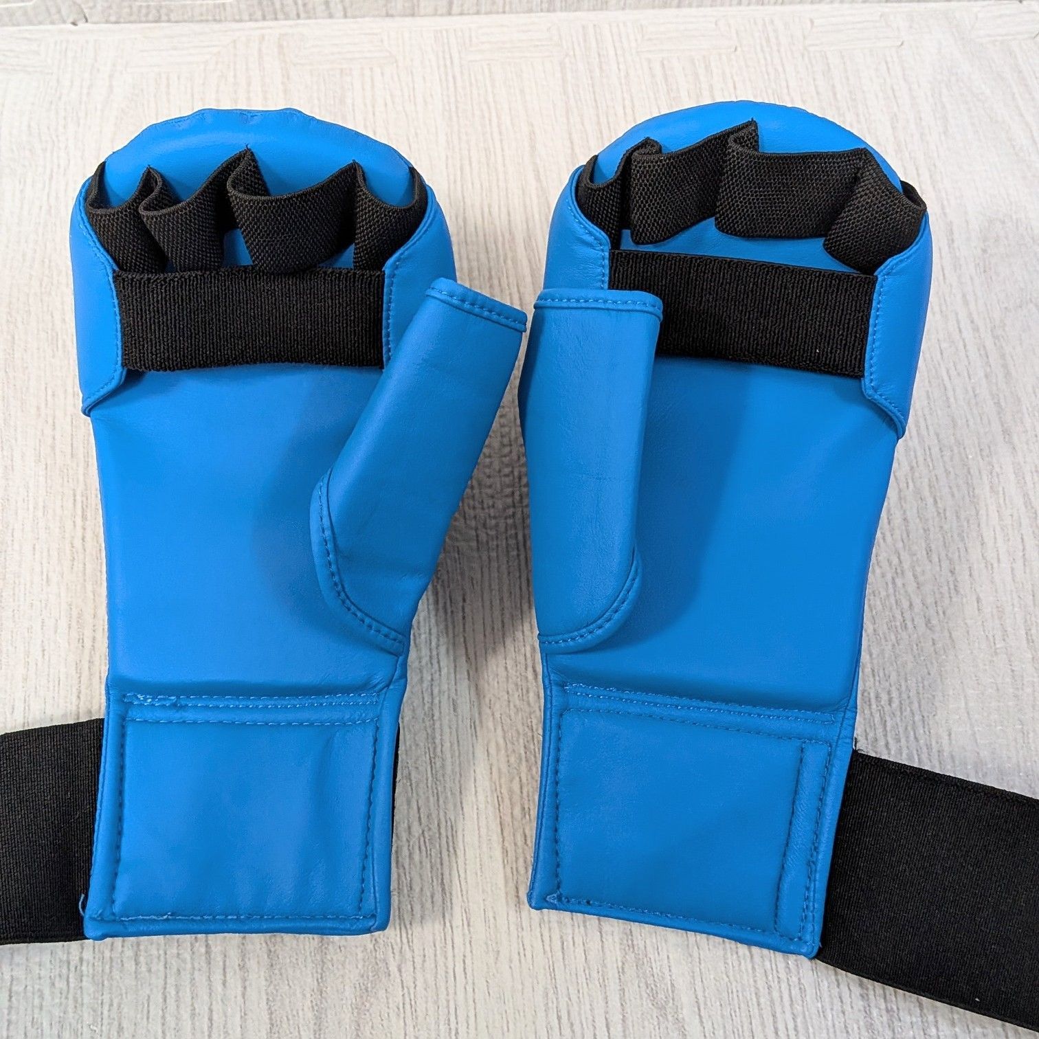 良品 2セット MIZUNO JKF公式 空手用拳サポーター 赤青セット Mサイズ