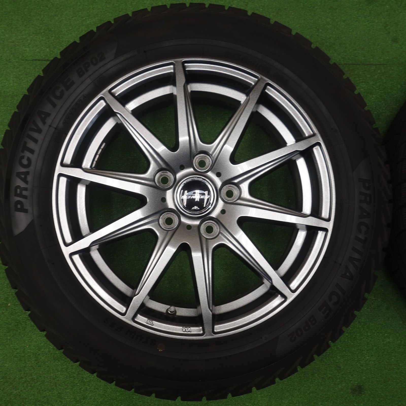 バリ溝！24年！キレイ！9.5分☆スタッドレス 205/60R16 プラクティバ 