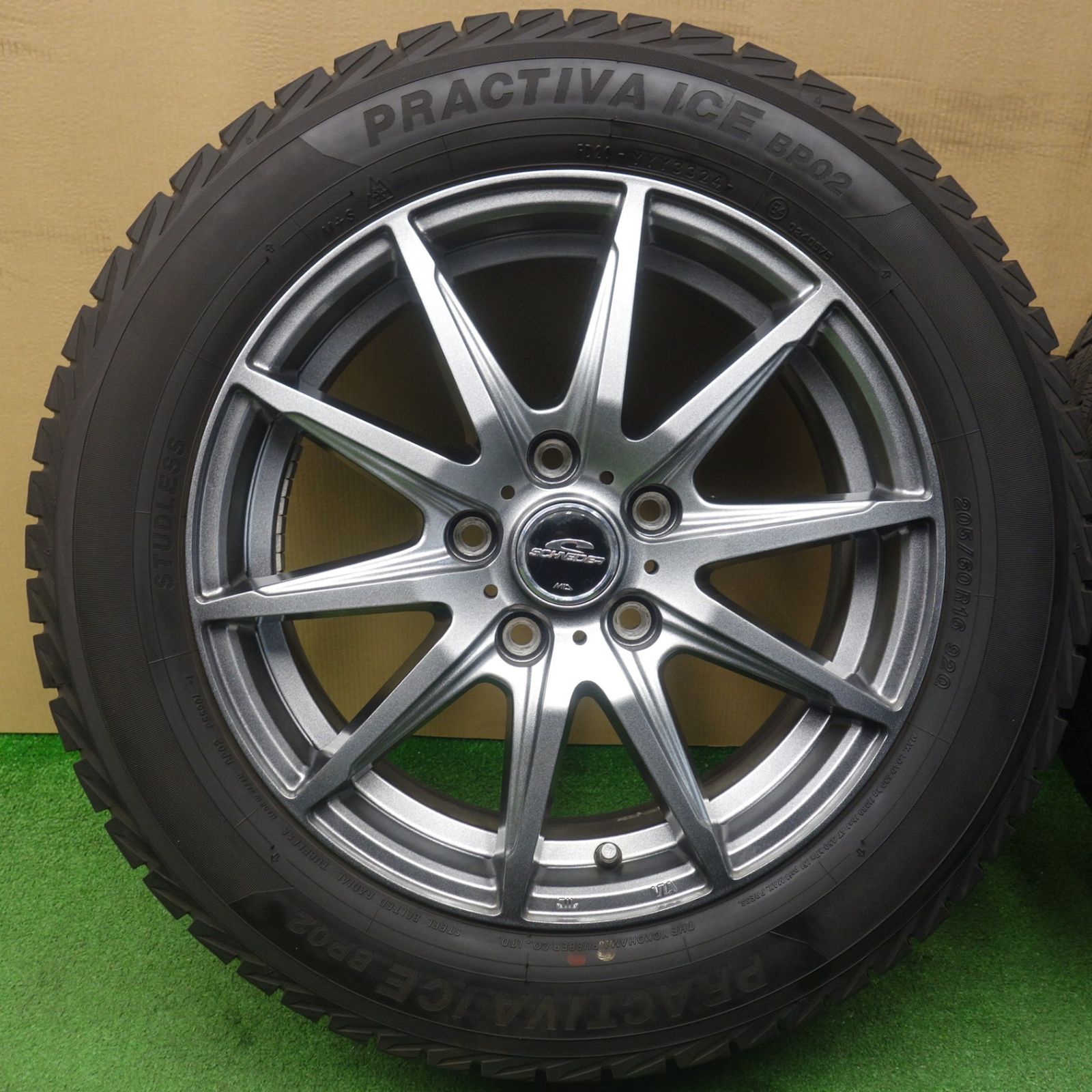 バリ溝！24年！キレイ！9.5分☆スタッドレス 205/60R16 プラクティバ 