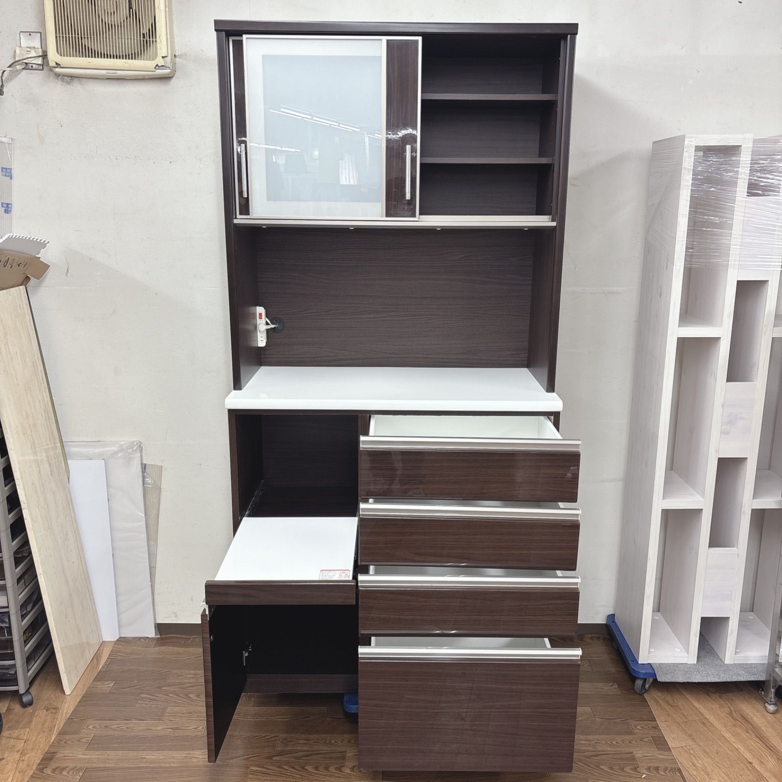 I660 ? 名古屋市近郊配送設置無料！ NITORI キッチンボード 食器棚 