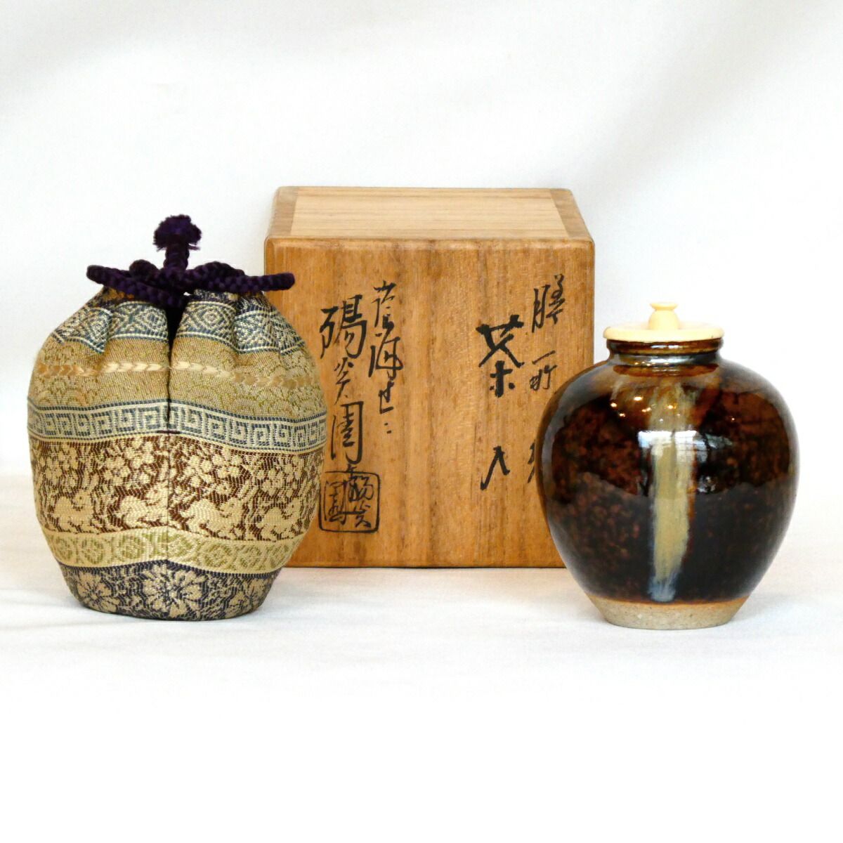 陽炎園 膳所焼 輪花形建水 交趾写ツクネ蓋置 共箱 茶道具 岩崎新定 青交趾 陽炎園 膳所焼 輪花形建水 交趾写ツクネ蓋置 共箱 茶道具 岩崎新定 青