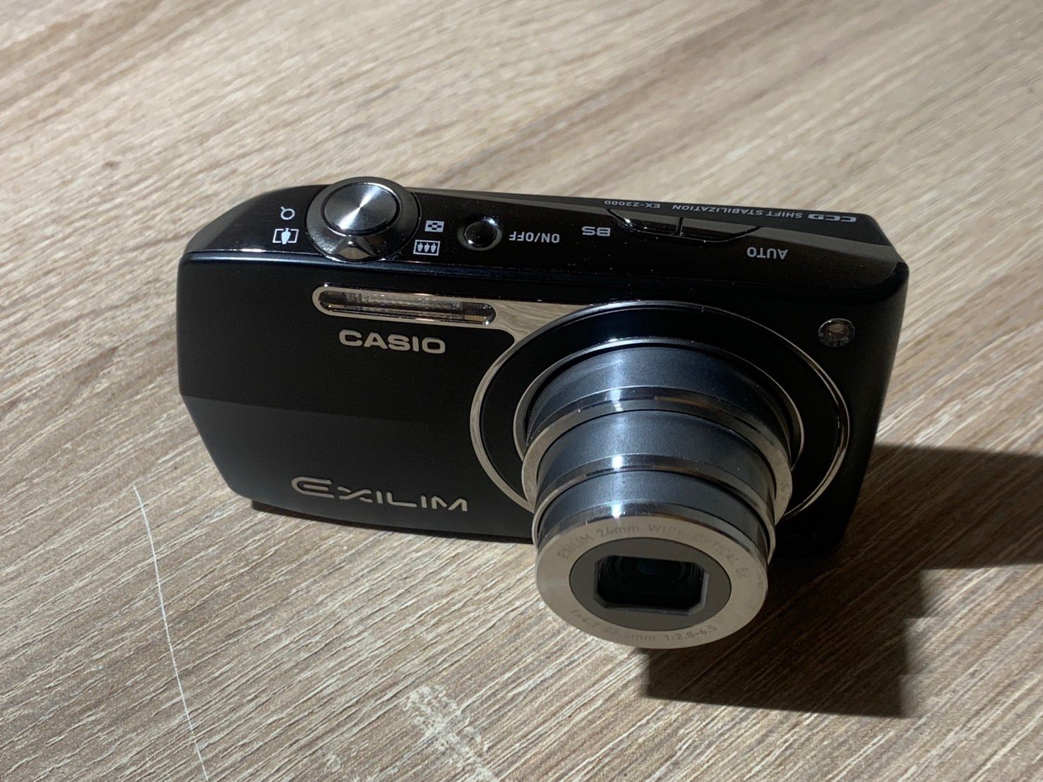 9603 Casio EXILIM EX-Z2000 ブラック デジカメ 動作確認済み【ネ