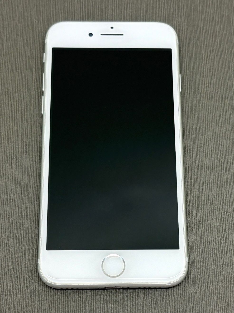 iPhone8 256GB ジャンク品 シルバー SIMフリー - メルカリ