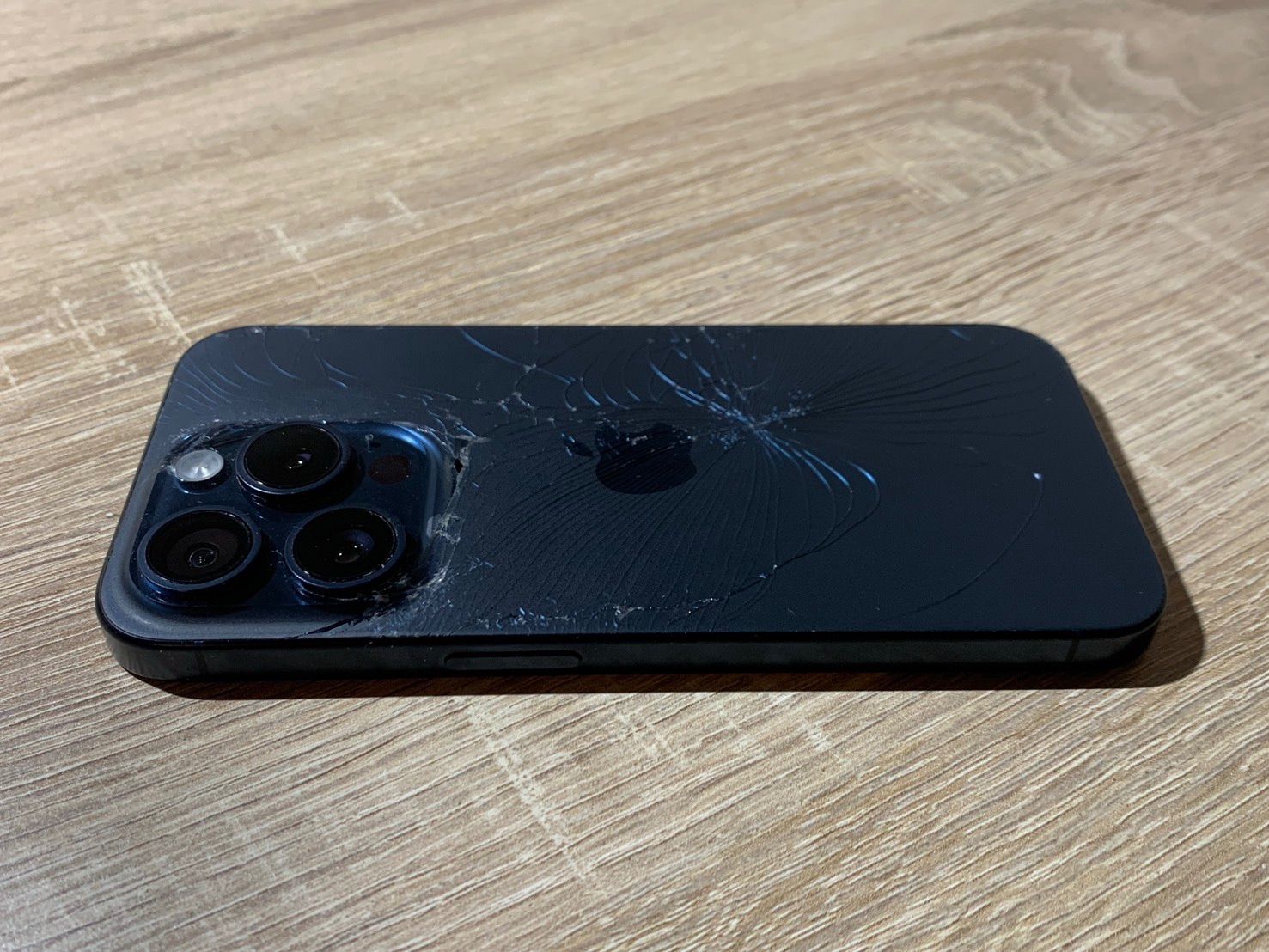 iPhone 15 Pro 256GB ジャンク品【ネ】- メルカリ