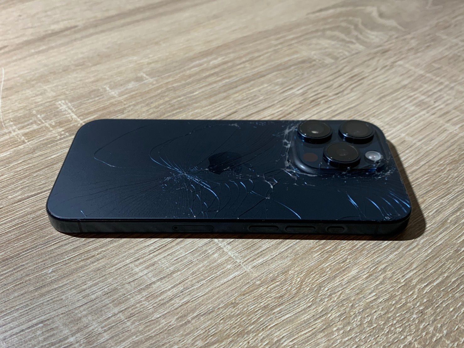 iPhone 15 Pro 256GB ジャンク品【ネ】- メルカリ