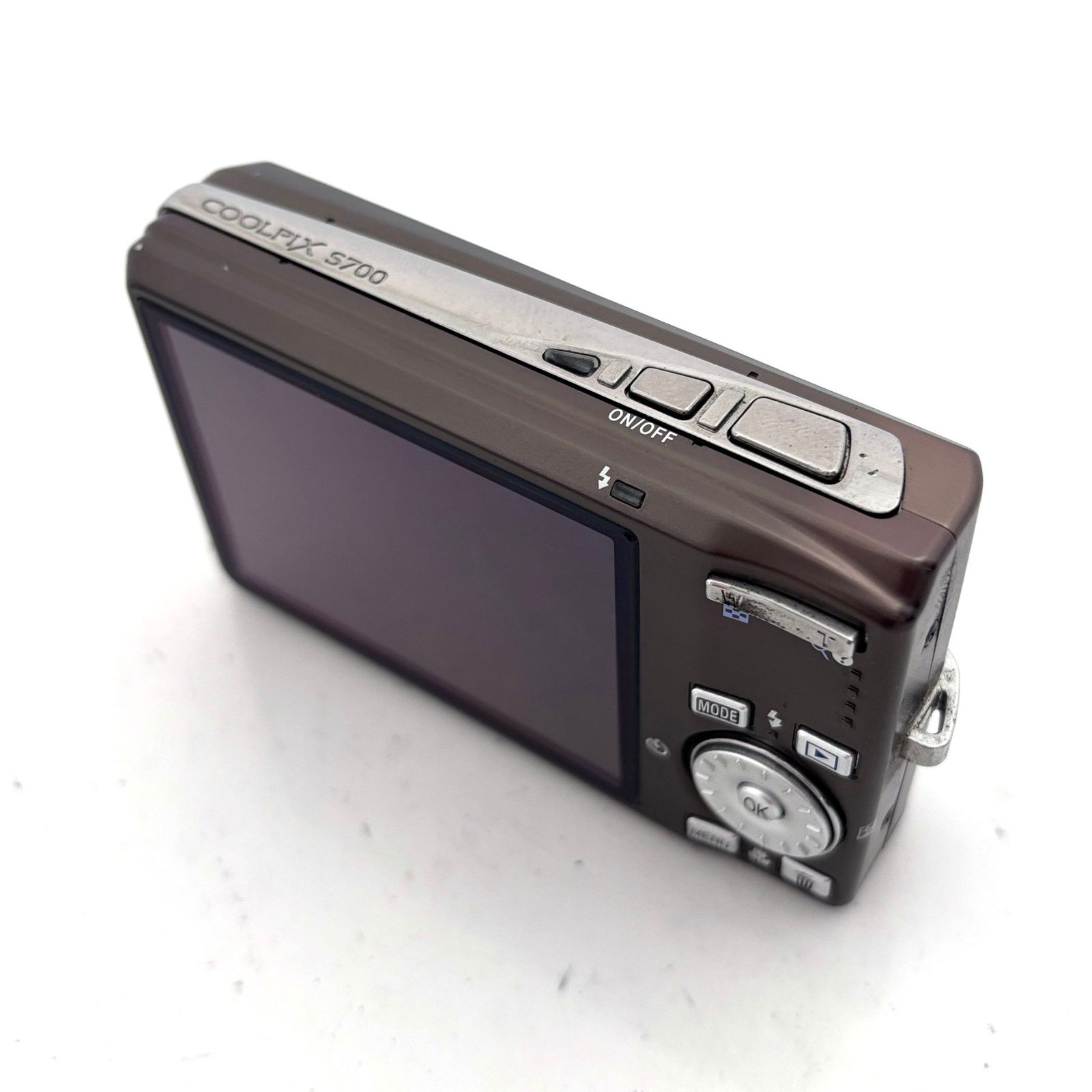 ニコン】Nikon COOLPIX S700 コンパクトデジタルカメラ + バッテリー 