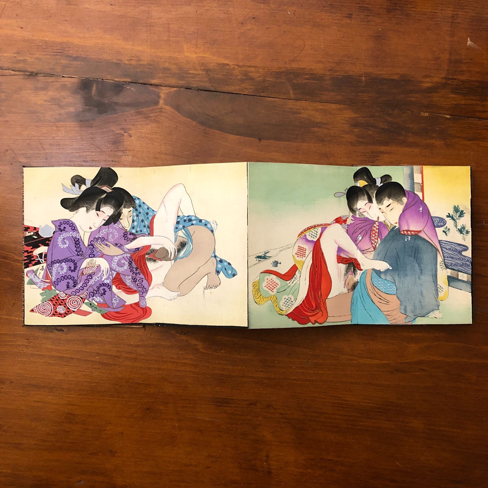 肉筆絹本着色 春画折本 16面1冊 ☆春画/浮世絵/秘画/艶本/江戸文化 肉筆絹本着色 春画折本 16面1冊 ☆春画/浮世絵/秘画/艶本/江戸文化